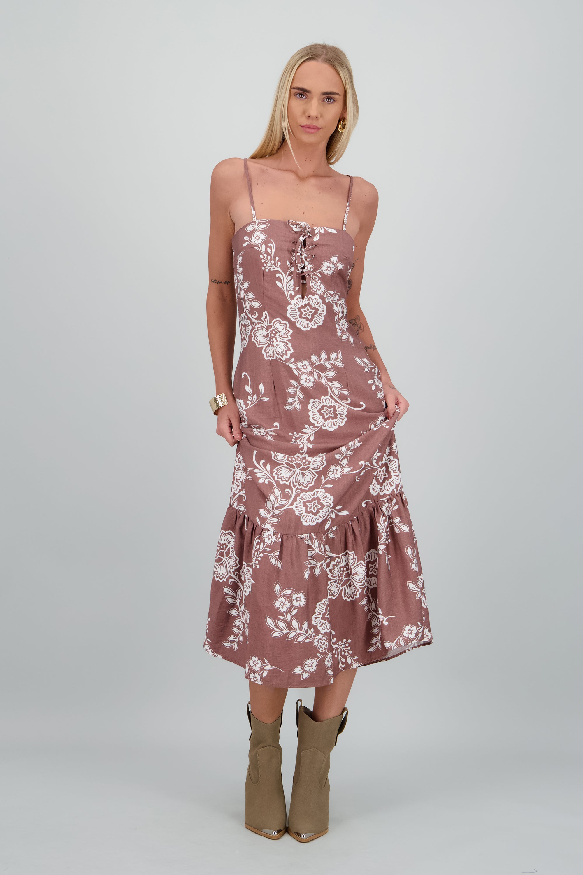 Botin vaquero clasico detalle metal TAUPE