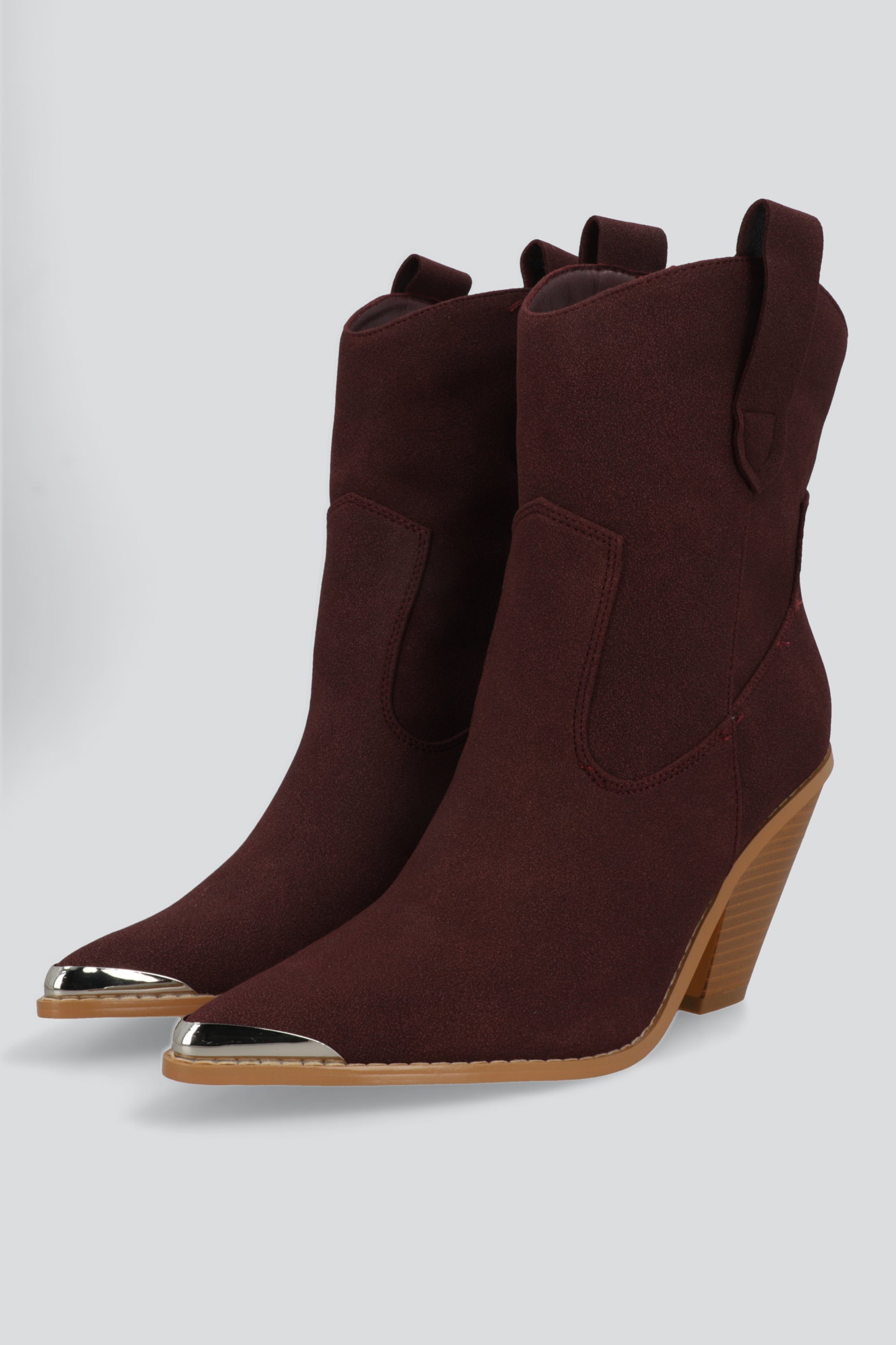 Botin vaquero clasico detalle metal VINO