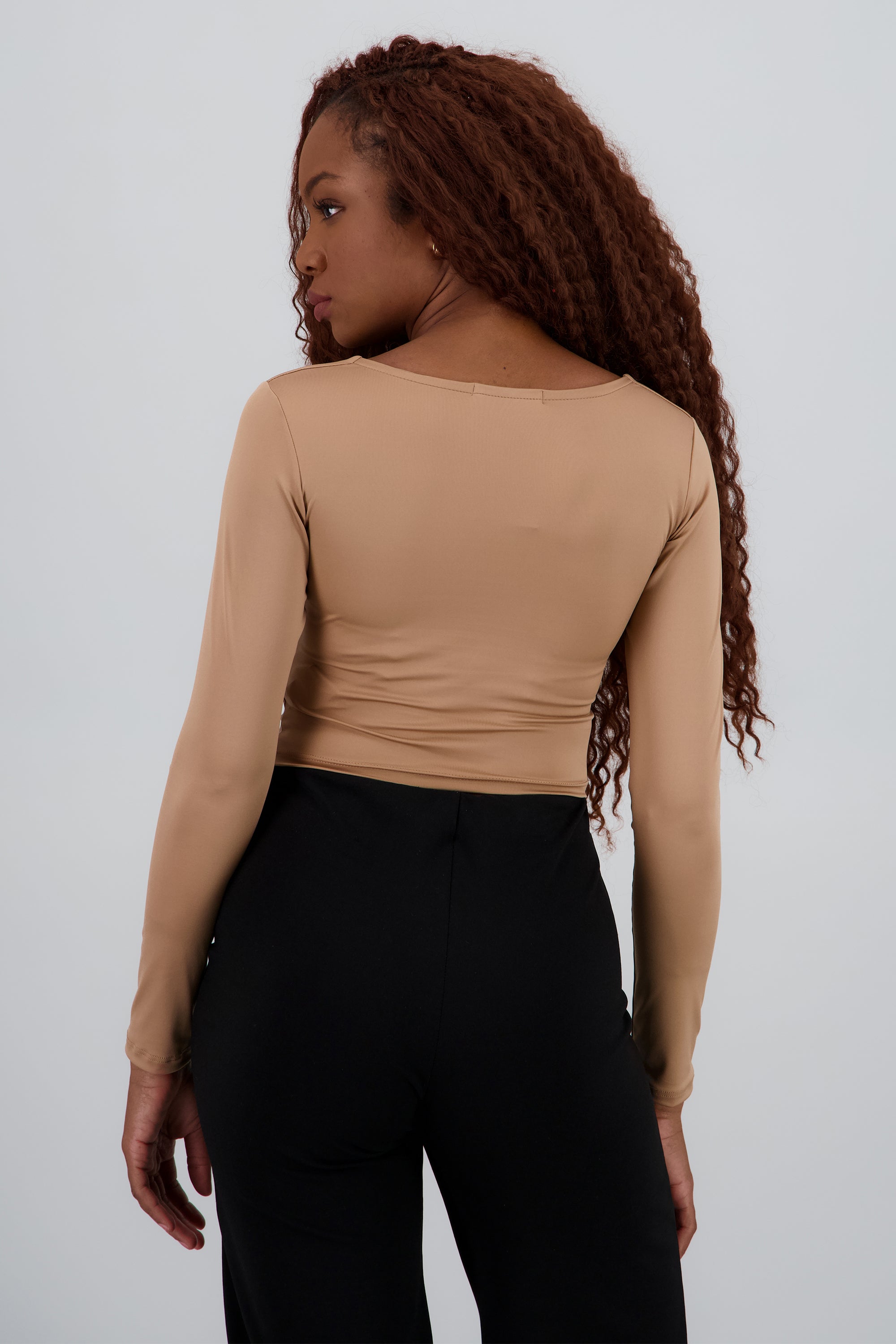 Top escote cuadrado manga larga TAN