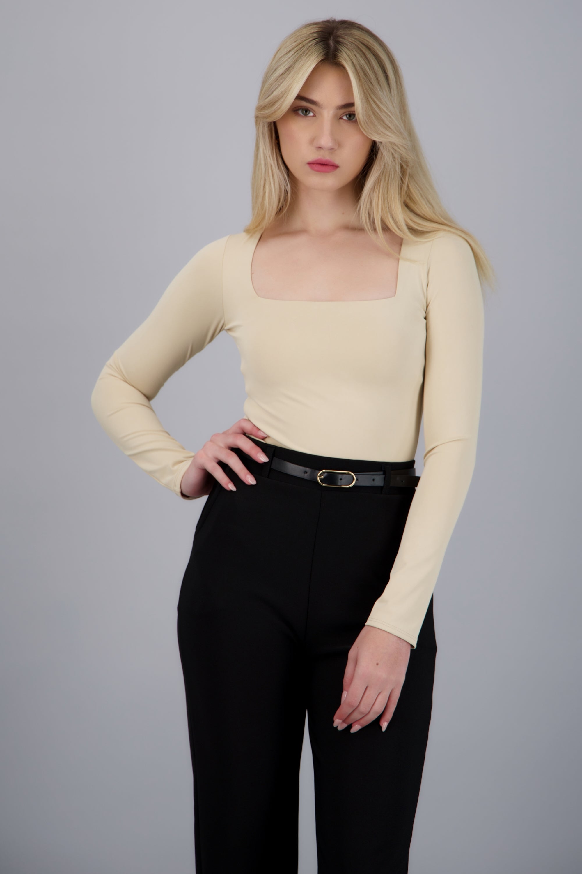 BODY ESCOTE CUADRADO M/L TAN