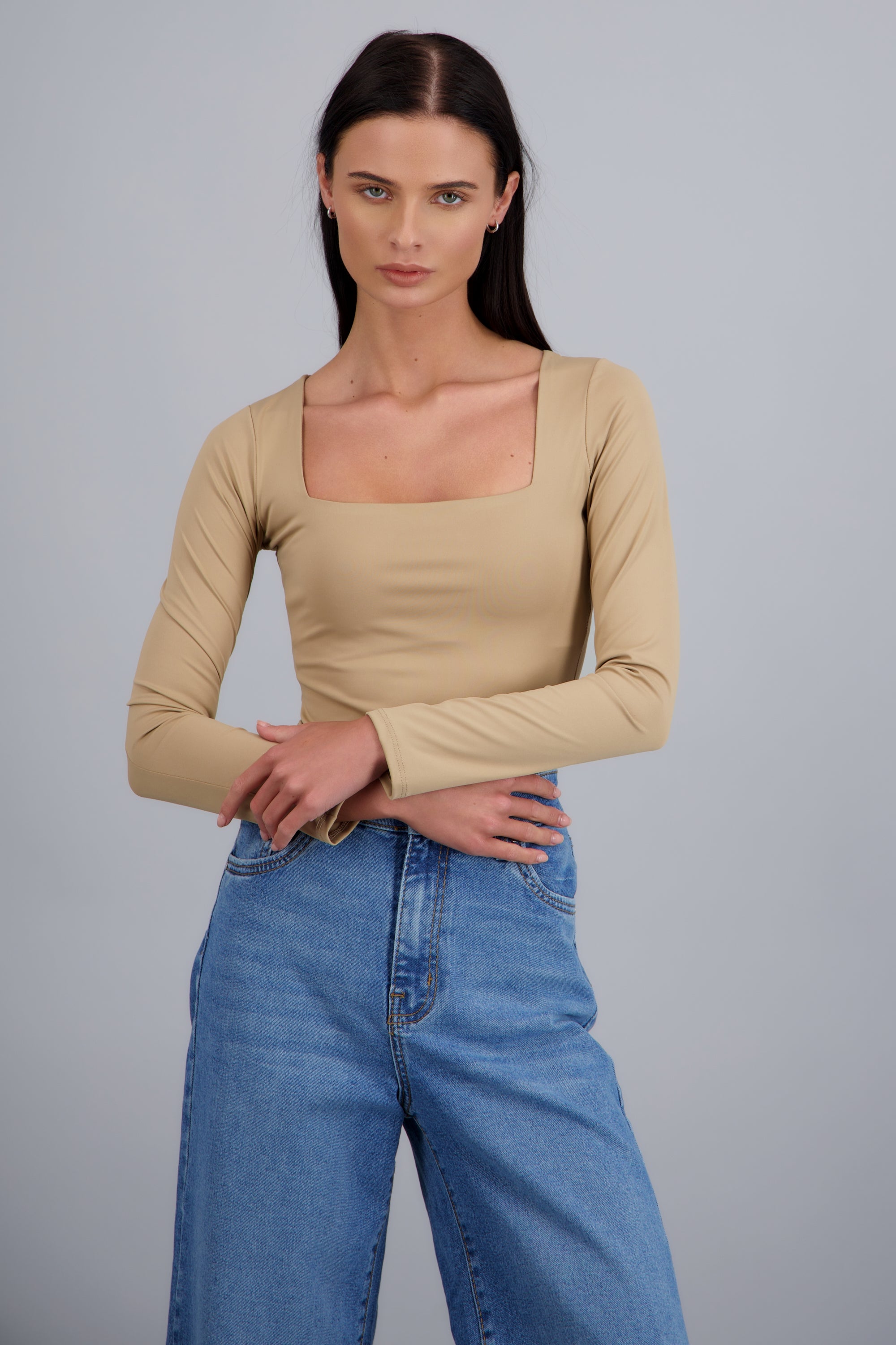 BODY ESCOTE CUADRADO M/L GREIGE