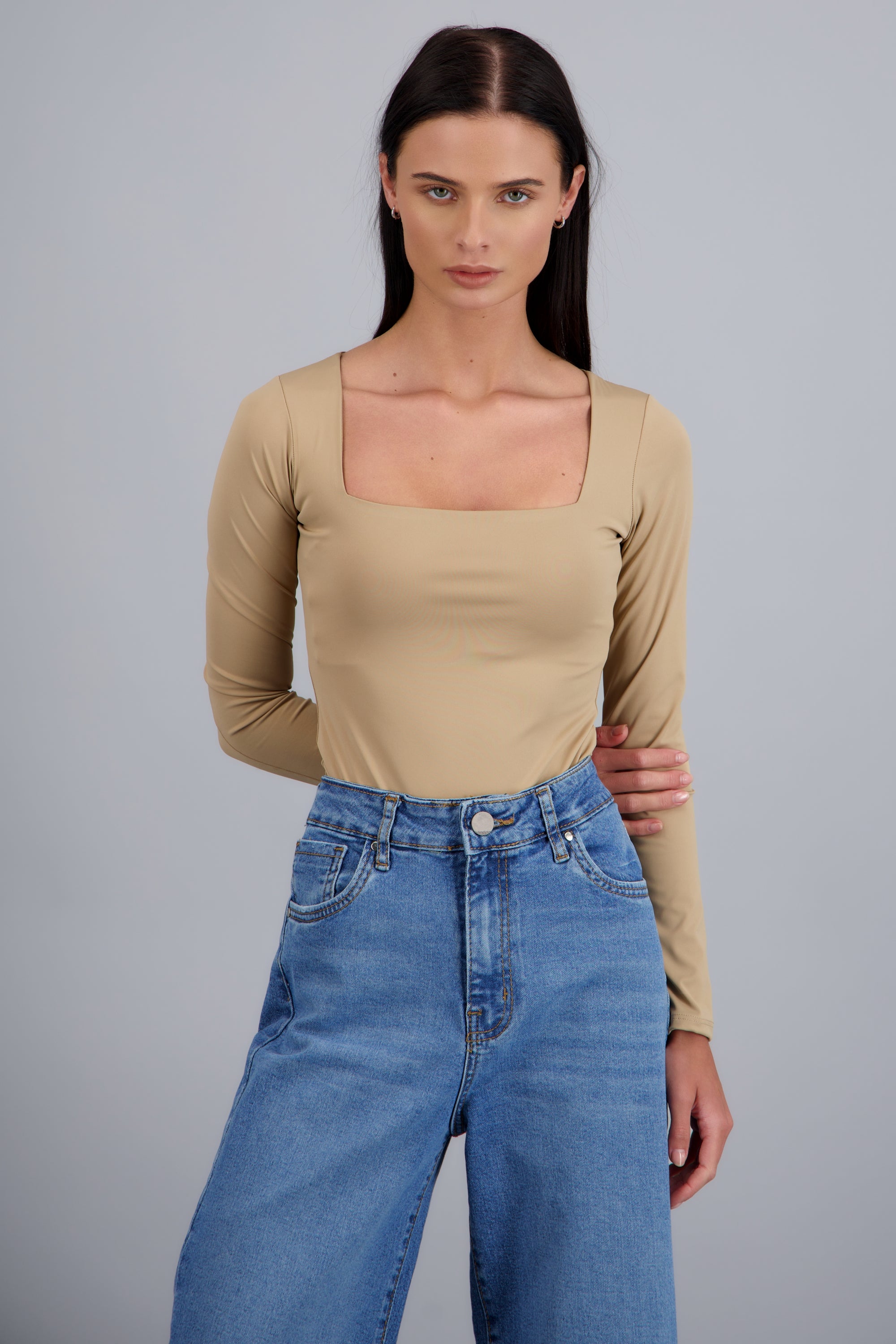 BODY ESCOTE CUADRADO M/L GREIGE