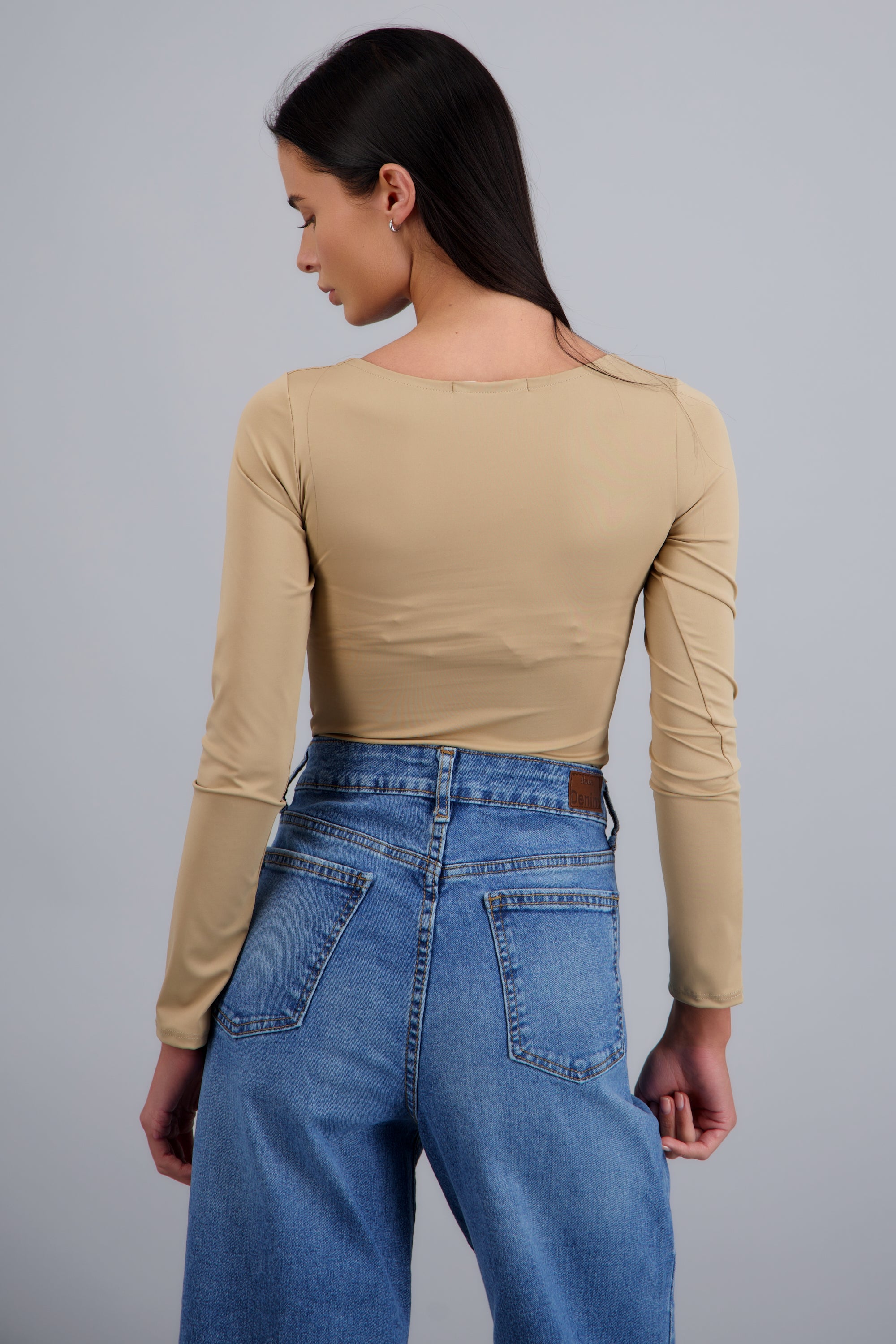 BODY ESCOTE CUADRADO M/L GREIGE