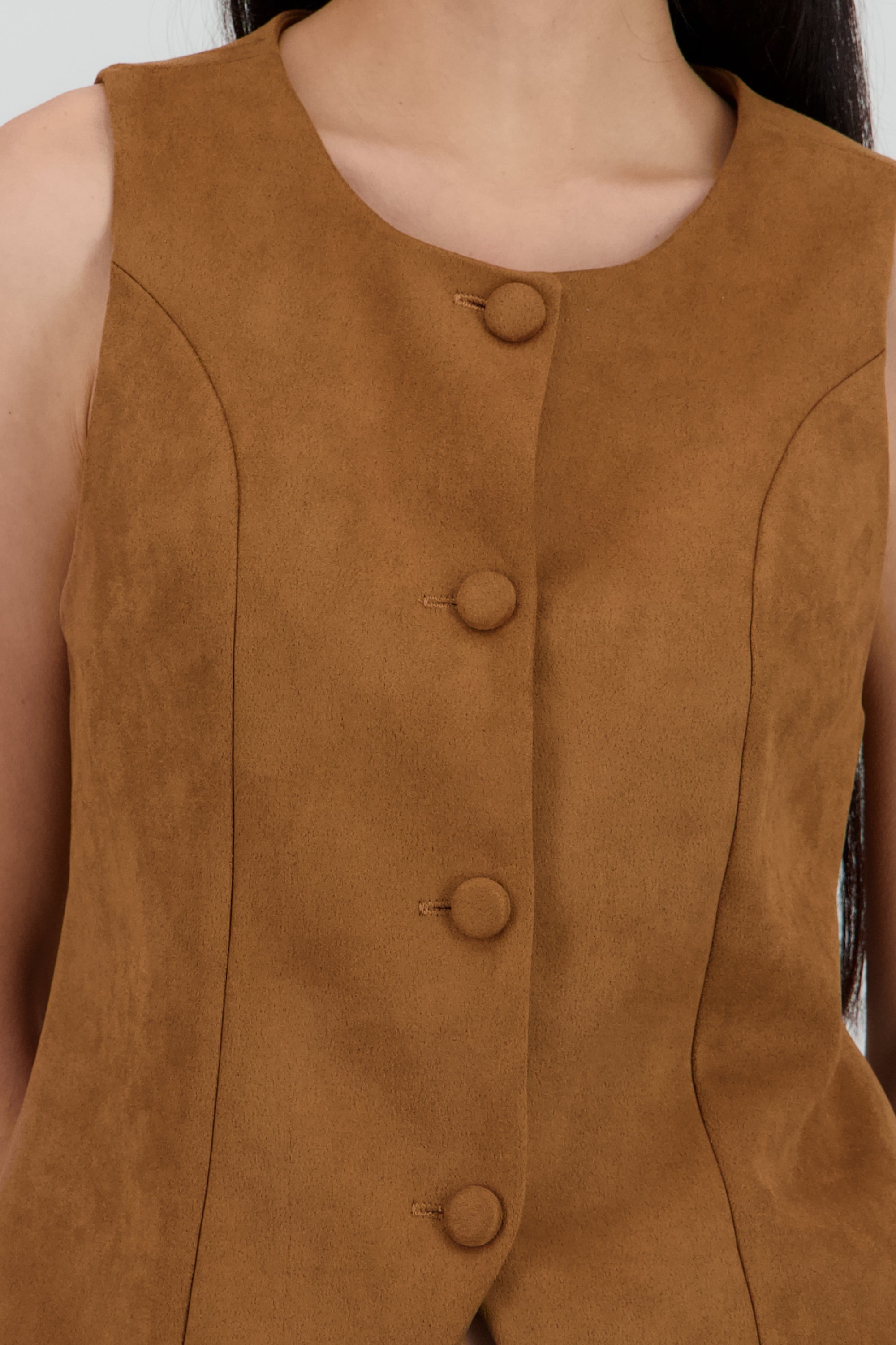 Chaleco de suede detalle cortes CAMELLO