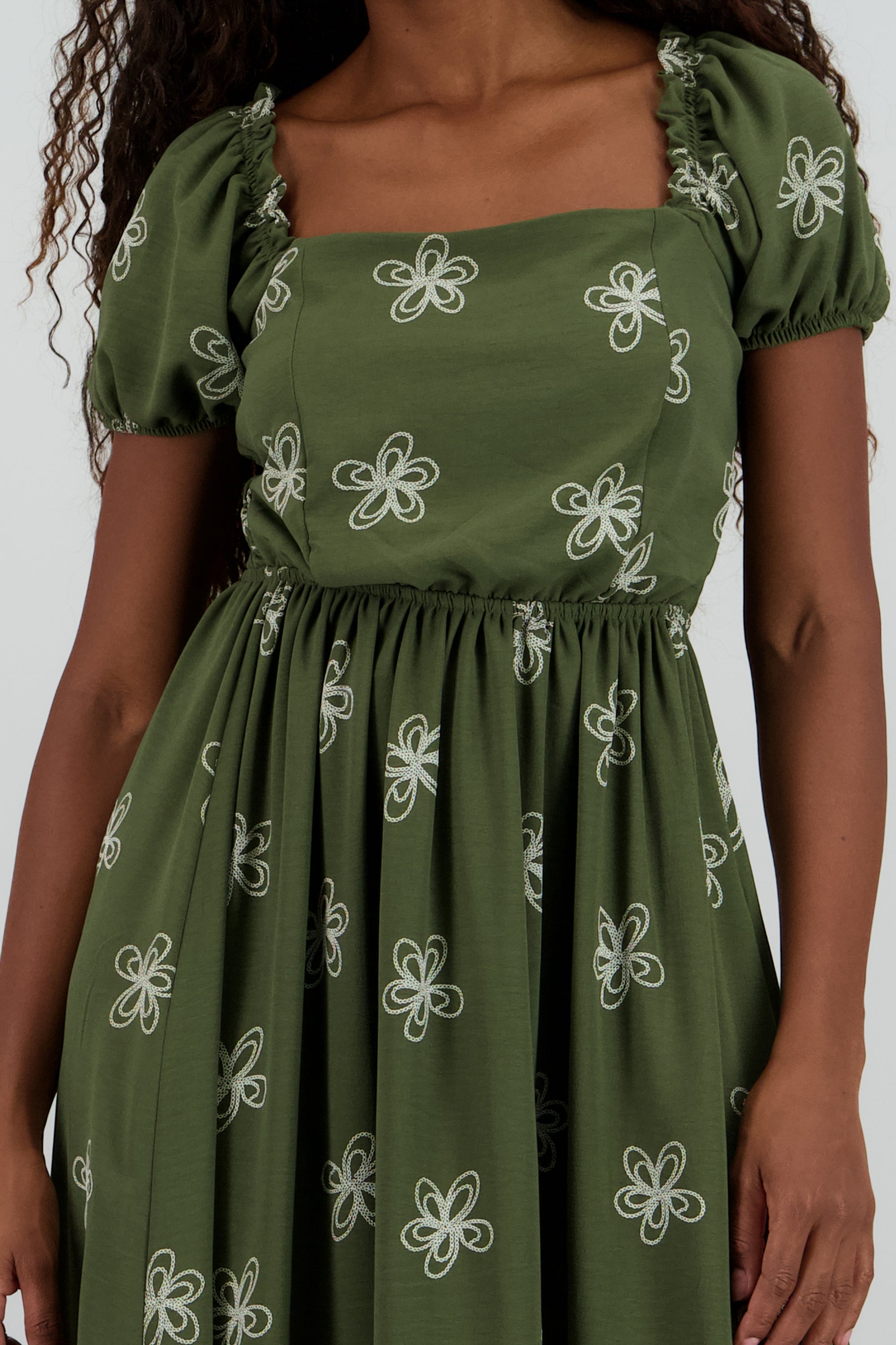 Vestido largo con escote en la espalda VERDE COMBO