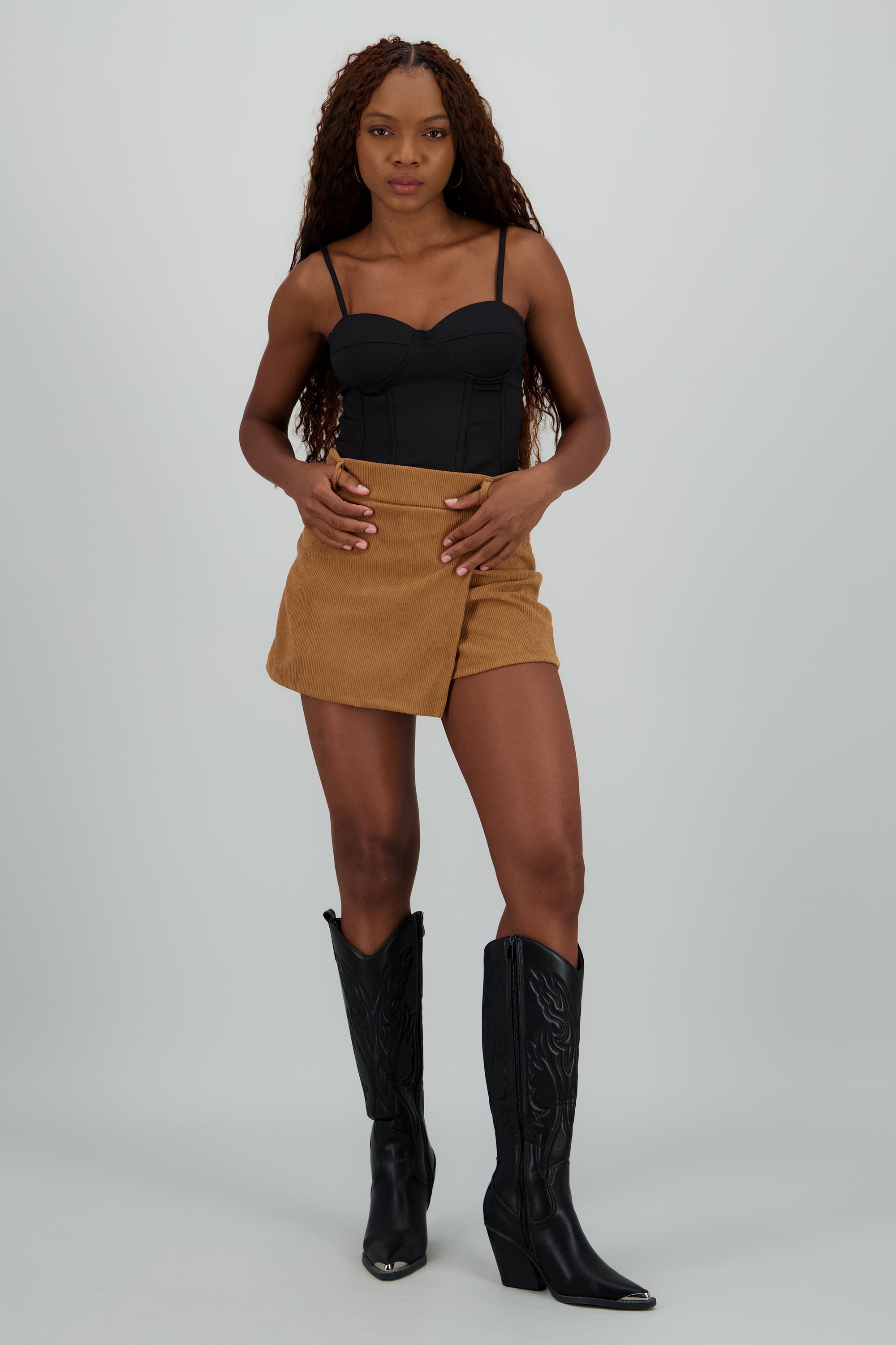 Falda short cruzada CAMELLO