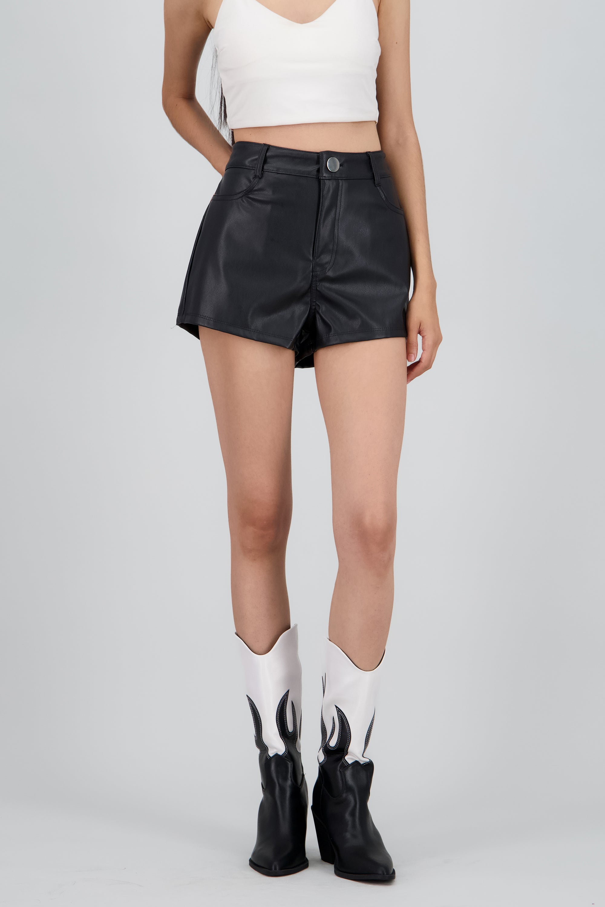 Short PU bolsas NEGRO