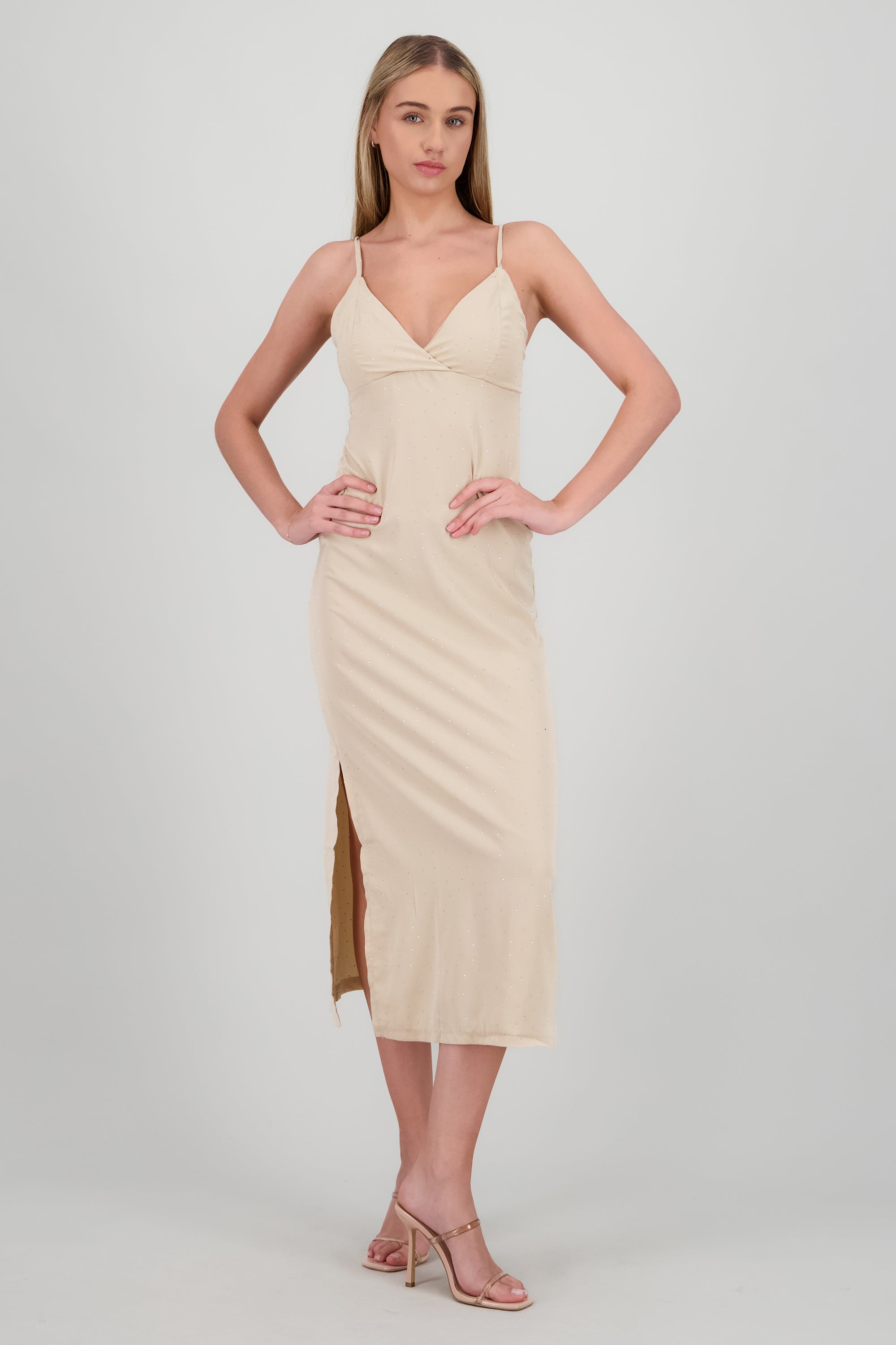 Vestido midi brillos escote cruzado CREMA