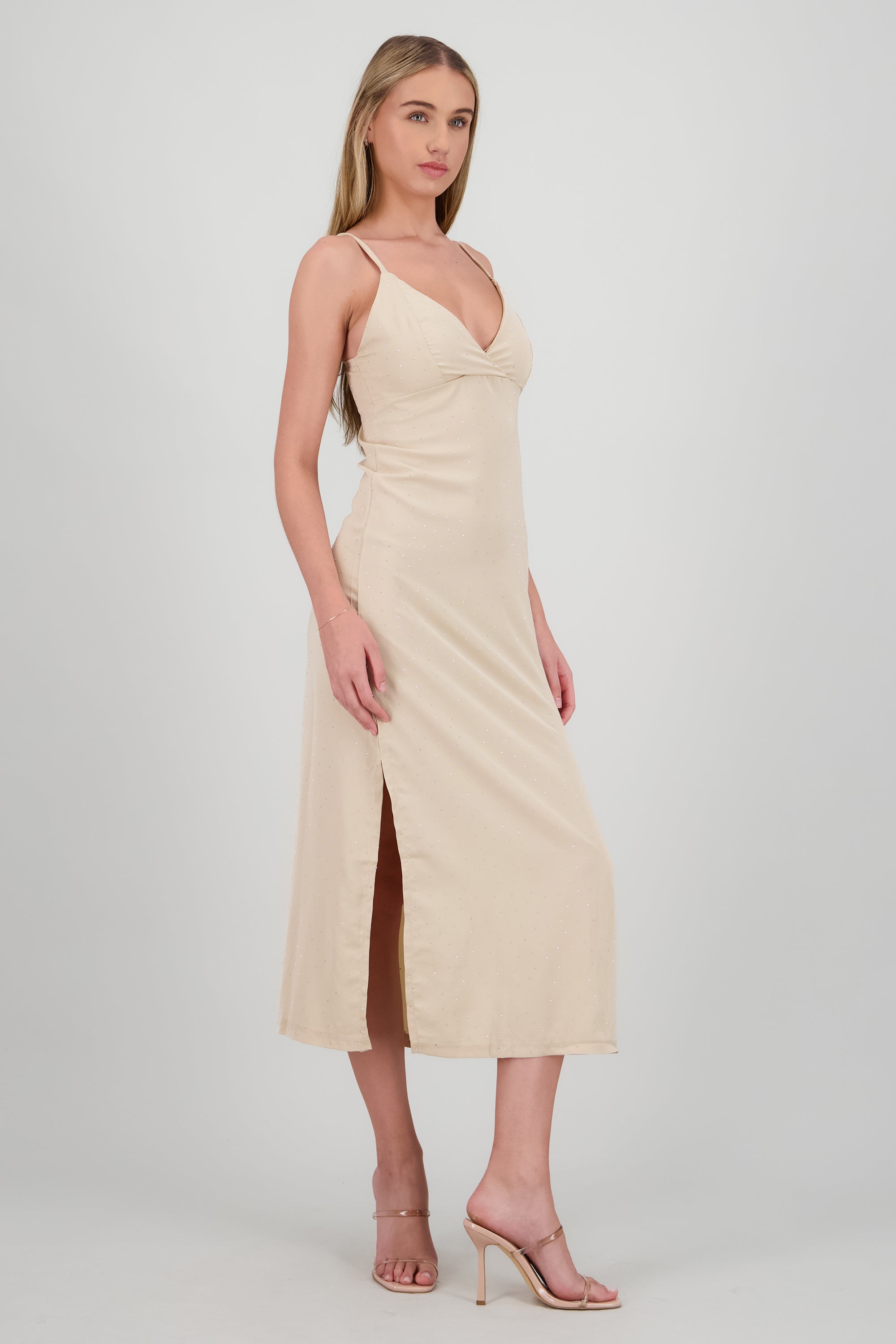 Vestido midi brillos escote cruzado CREMA