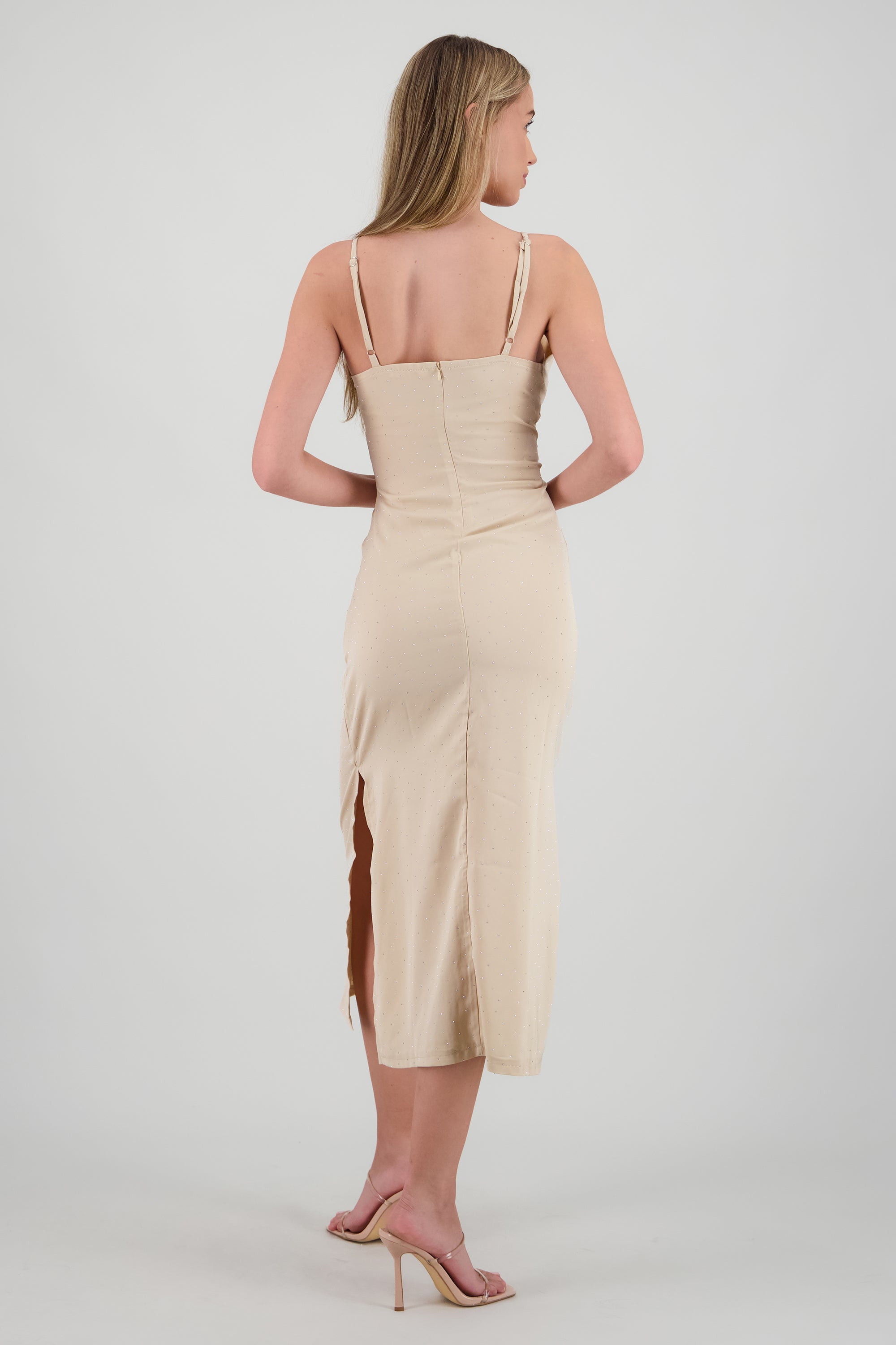 Vestido midi brillos escote cruzado CREMA
