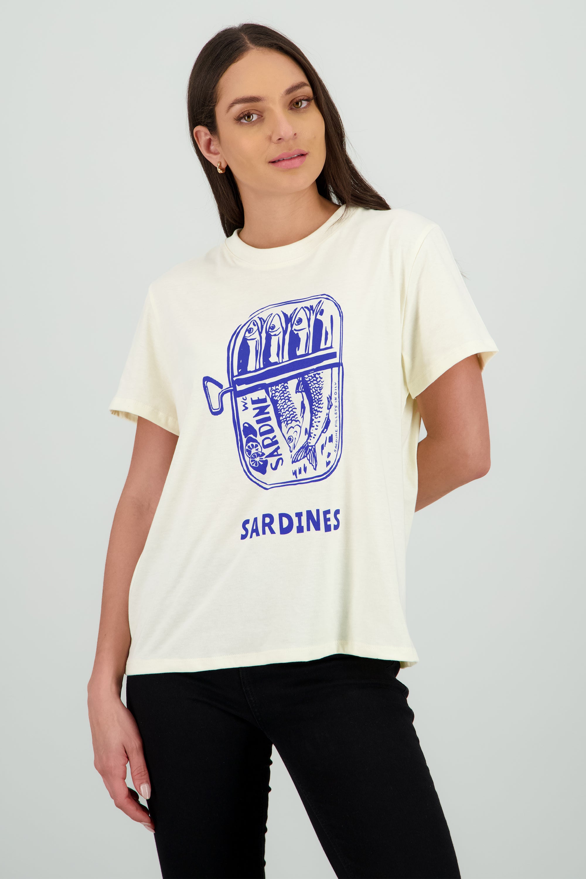 Playera estampado sardinas HUESO