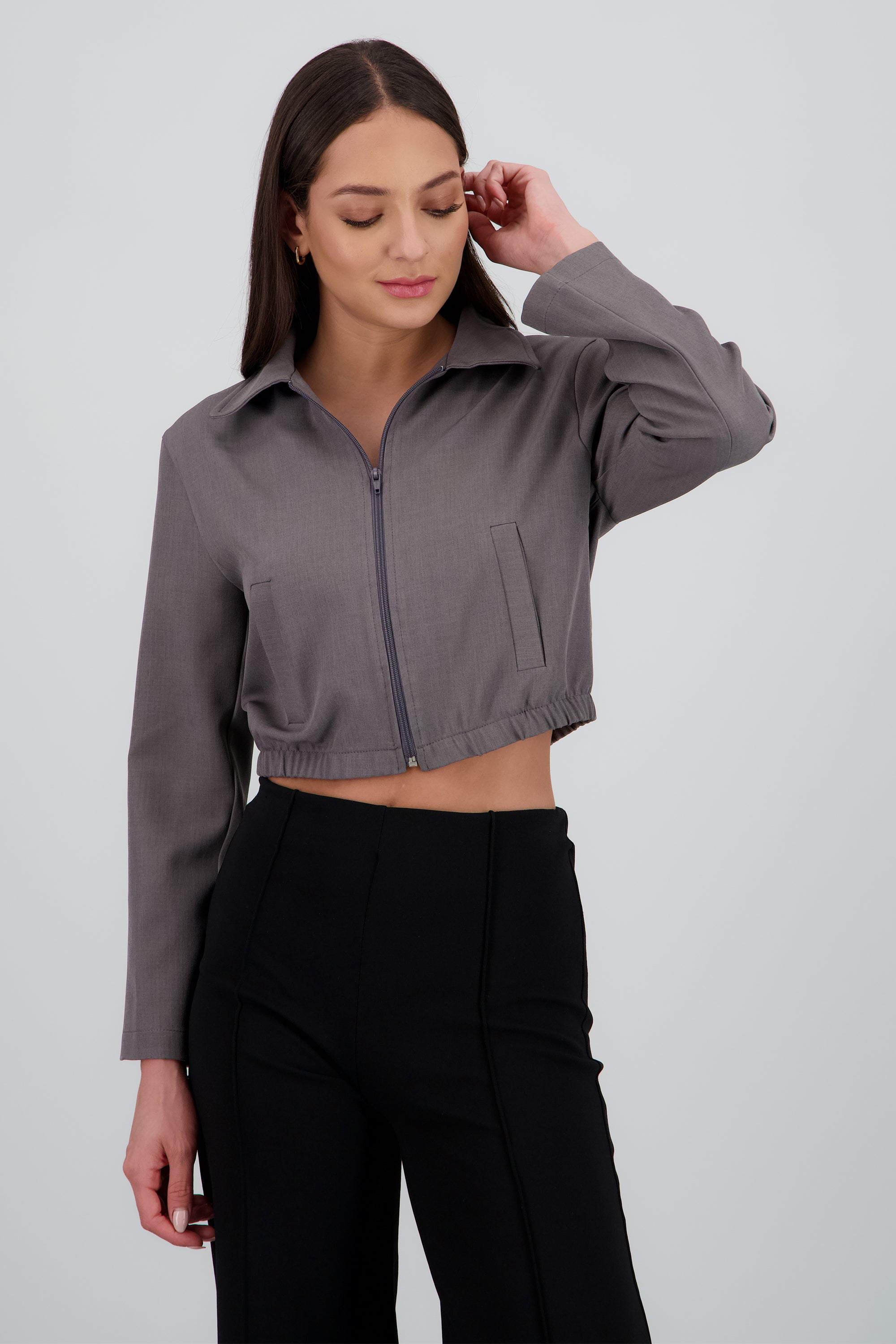 Chamarra lisa cuello detalle cierre GRIS OBSCURO