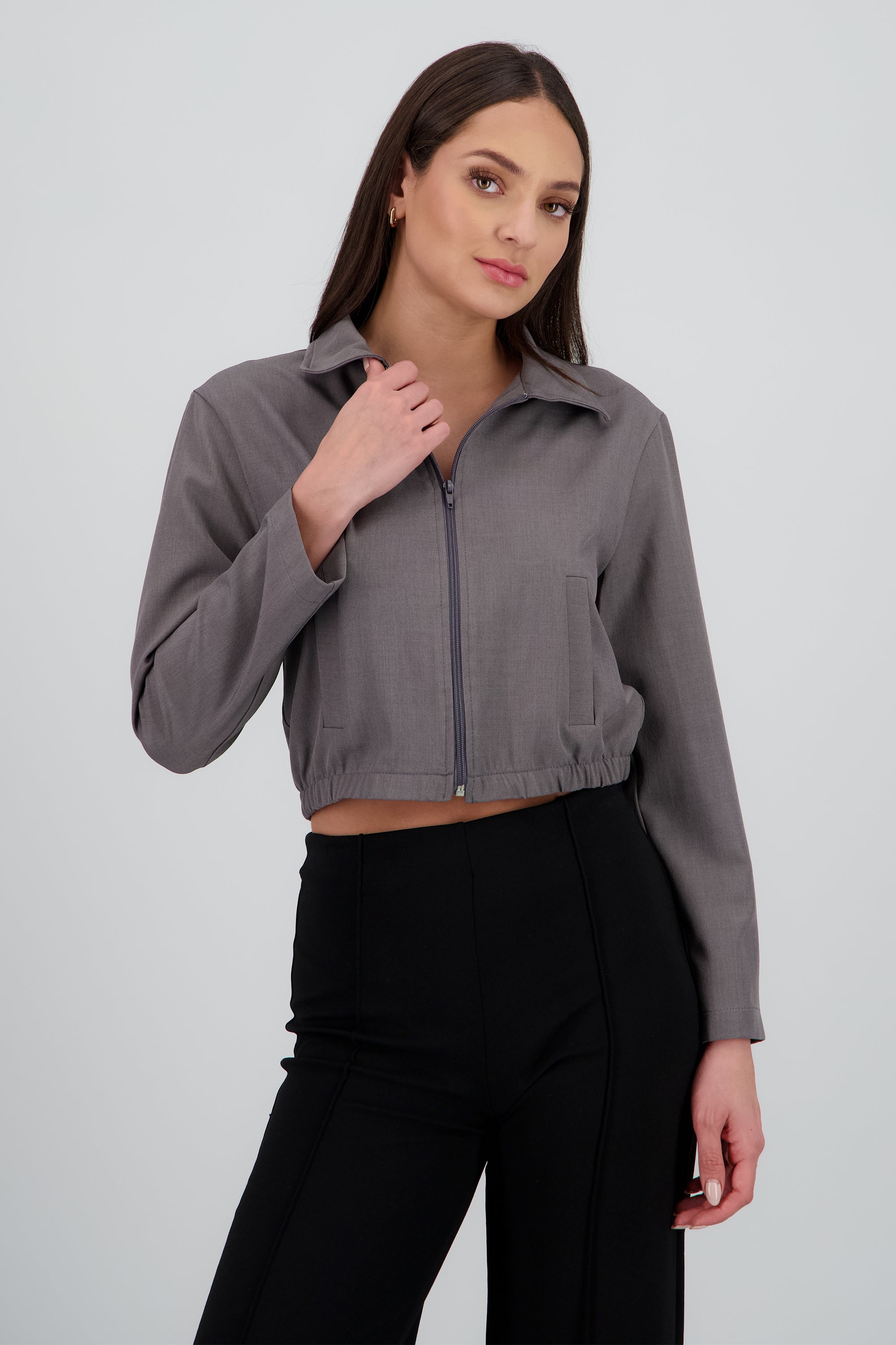 Chamarra lisa cuello detalle cierre GRIS OBSCURO