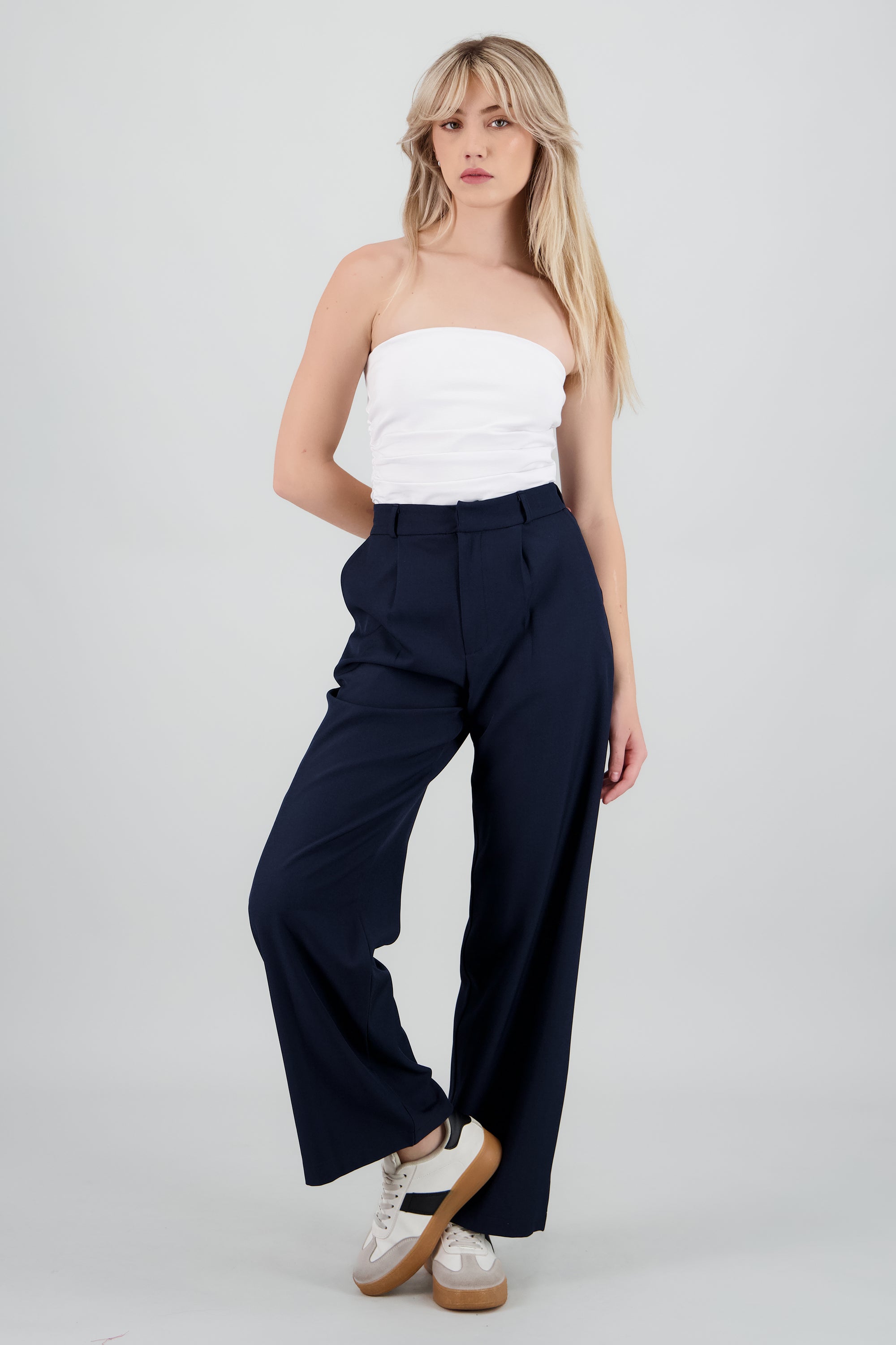 Pantalon liso recto detalle pinza MARINO