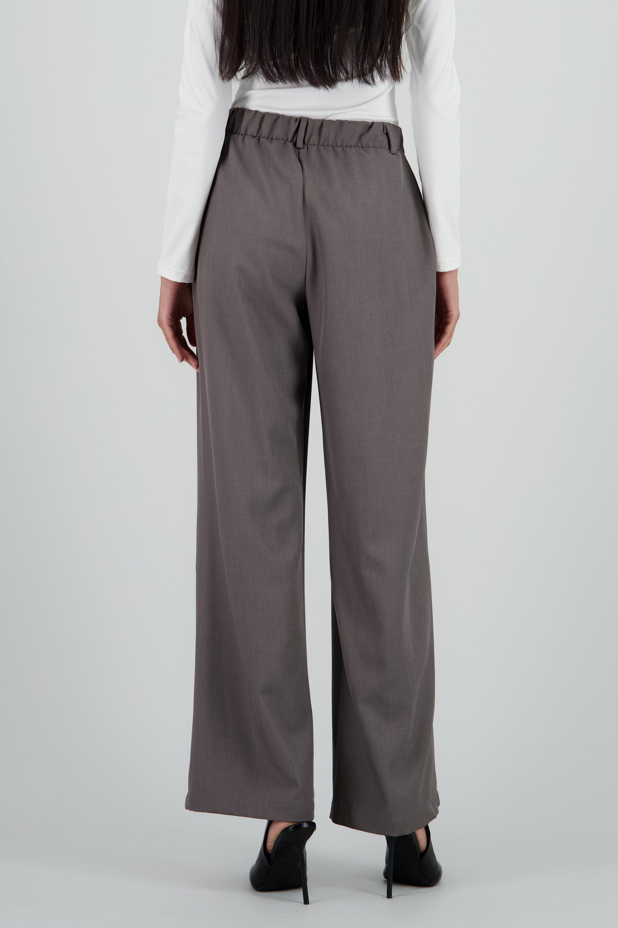 Pantalon liso recto detalle pinza GRIS OBSCURO