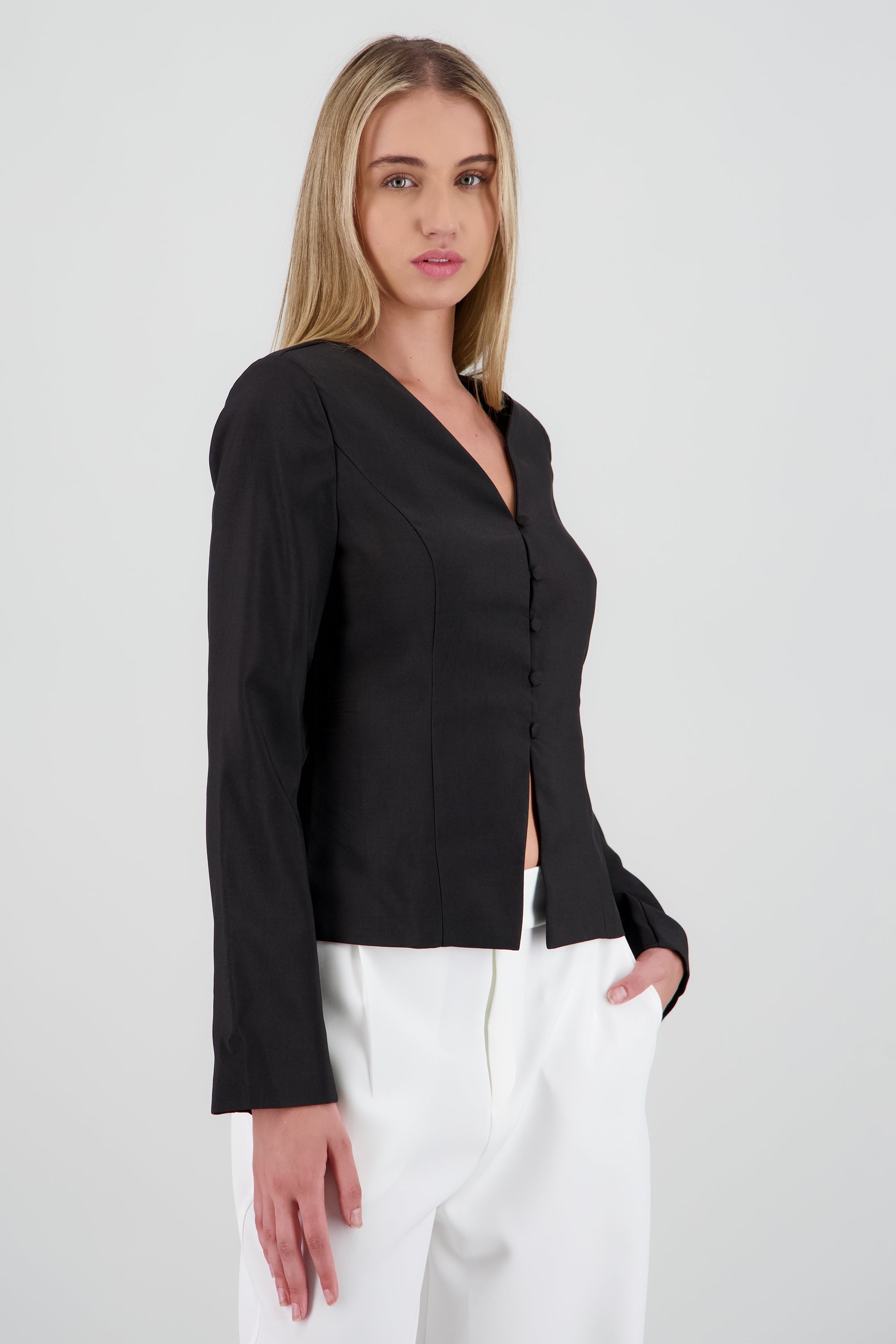 Top detalle botones escote en v NEGRO
