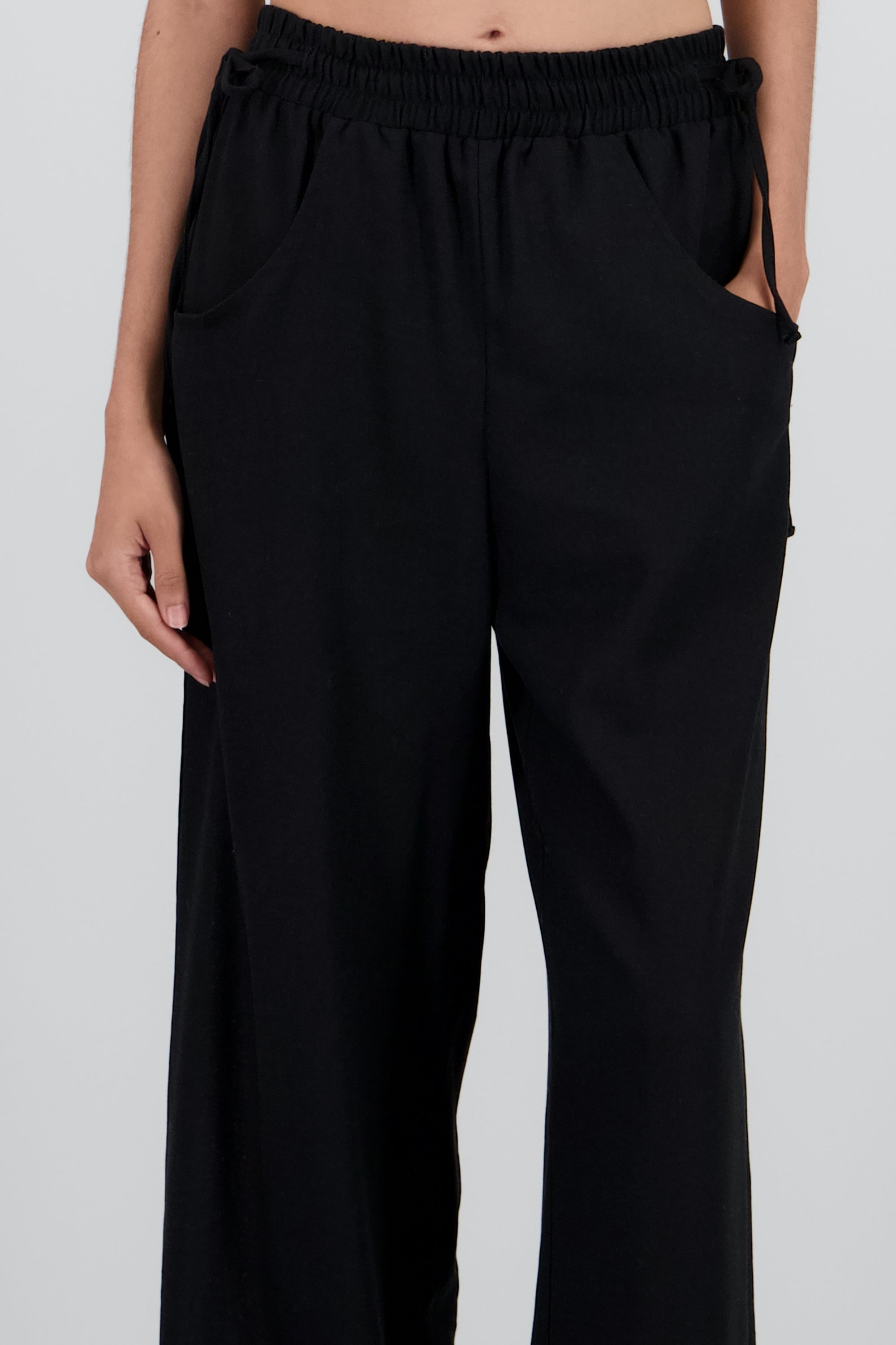 pantalon ligero jaretas bolsas NEGRO