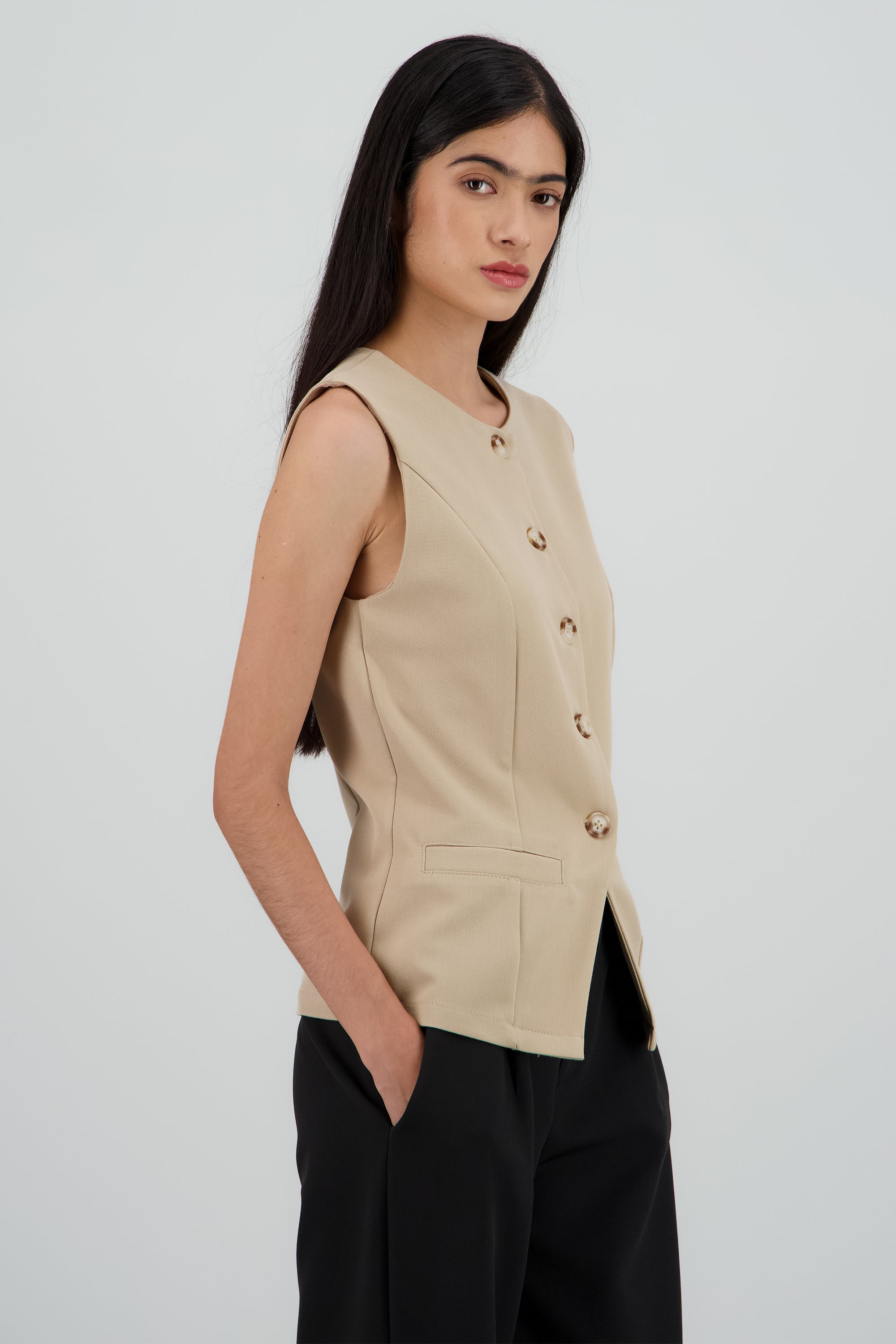 Chaleco largo con cuello redondo NUDE
