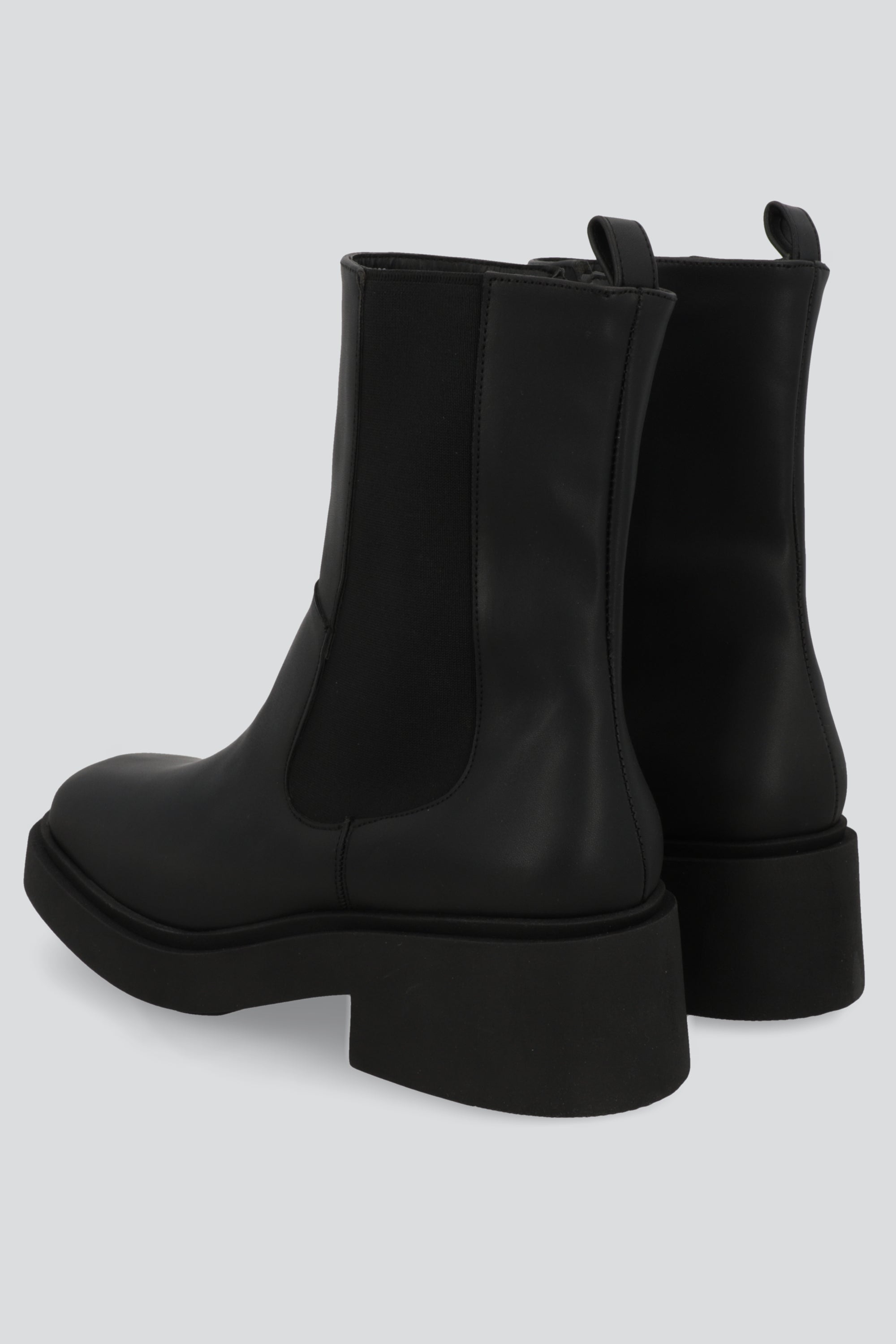Botin elastico punta cuadrada NEGRO