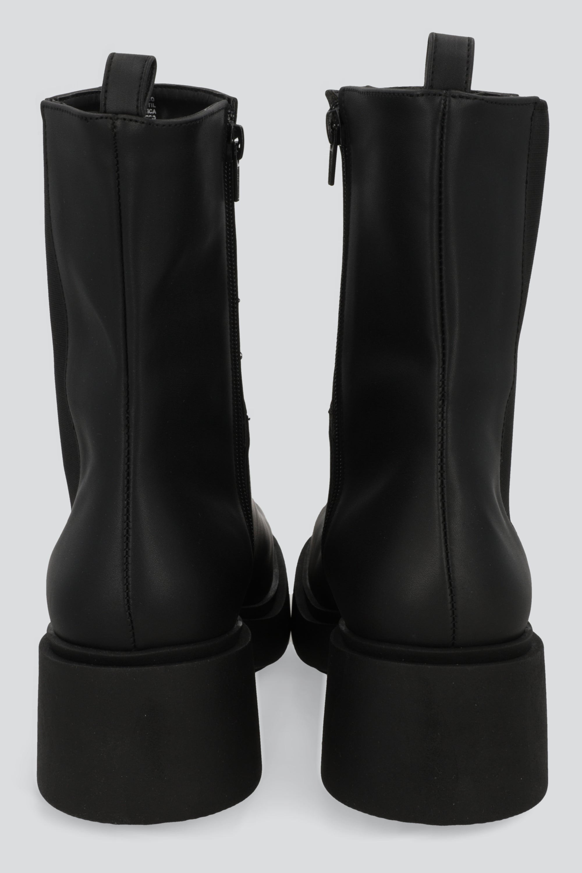 Botin elastico punta cuadrada NEGRO