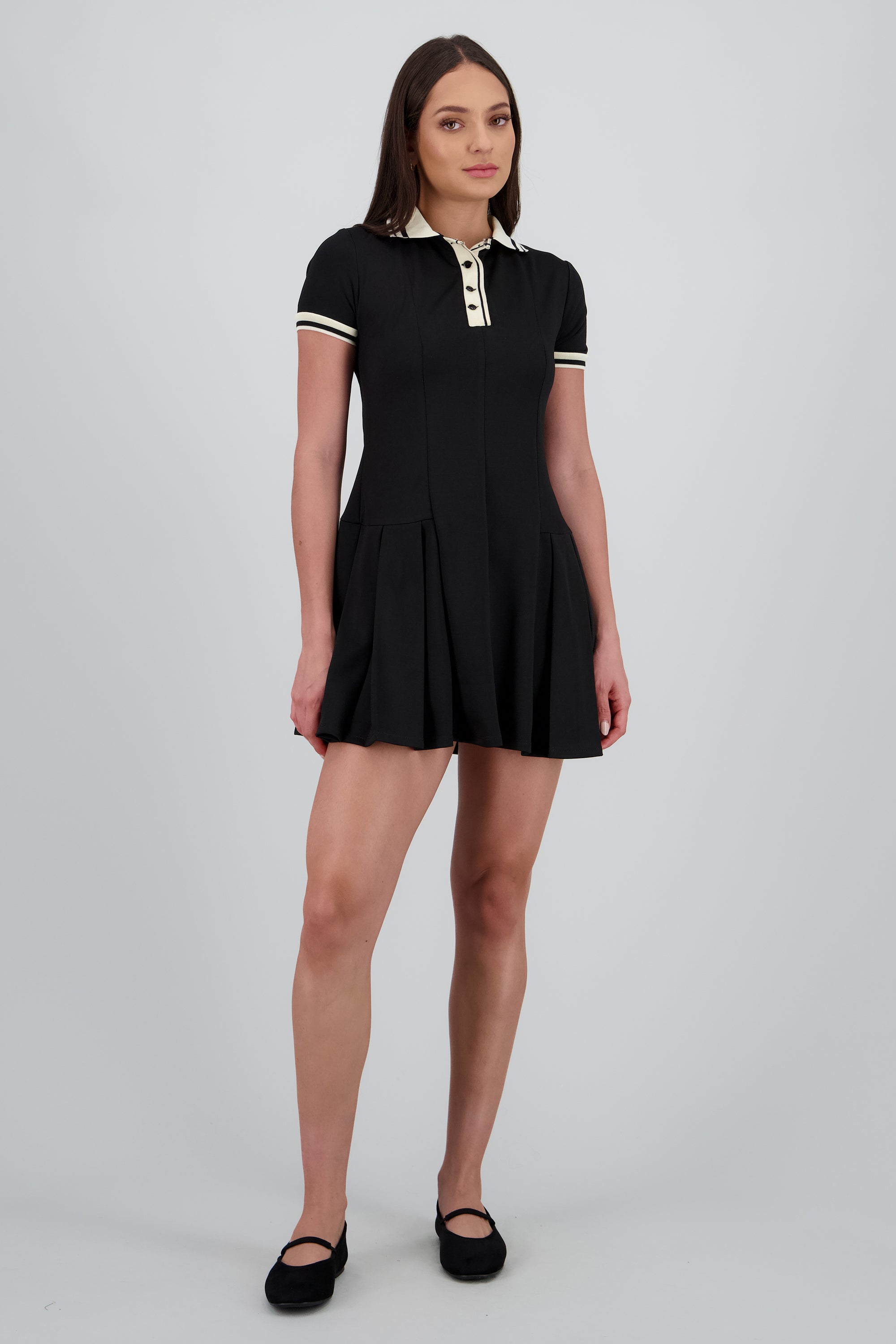 Vestido mini tableado con cuello polo NEGRO COMBO