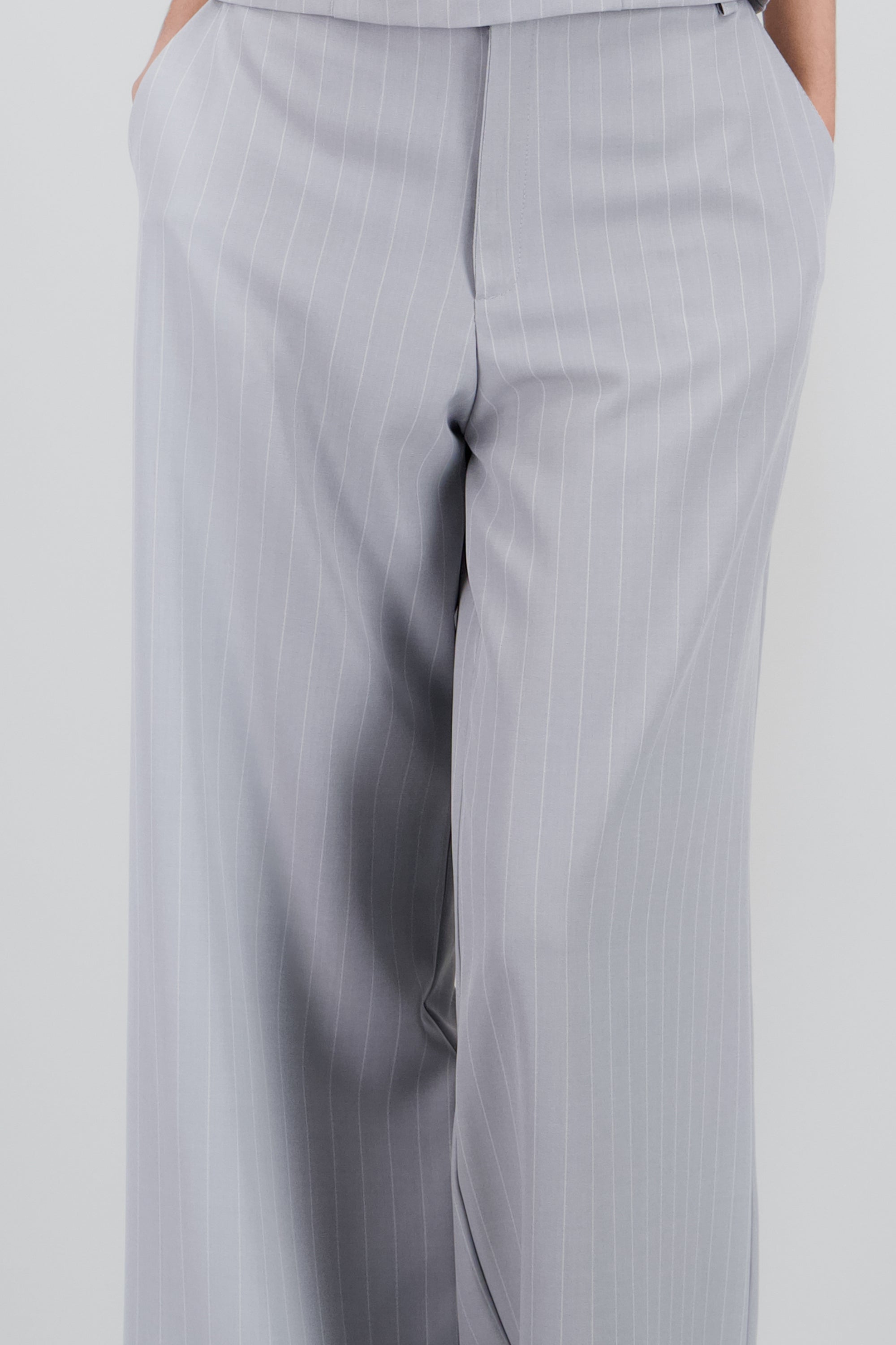Pantalon recto sastreado detalle rayas GRIS COMBO