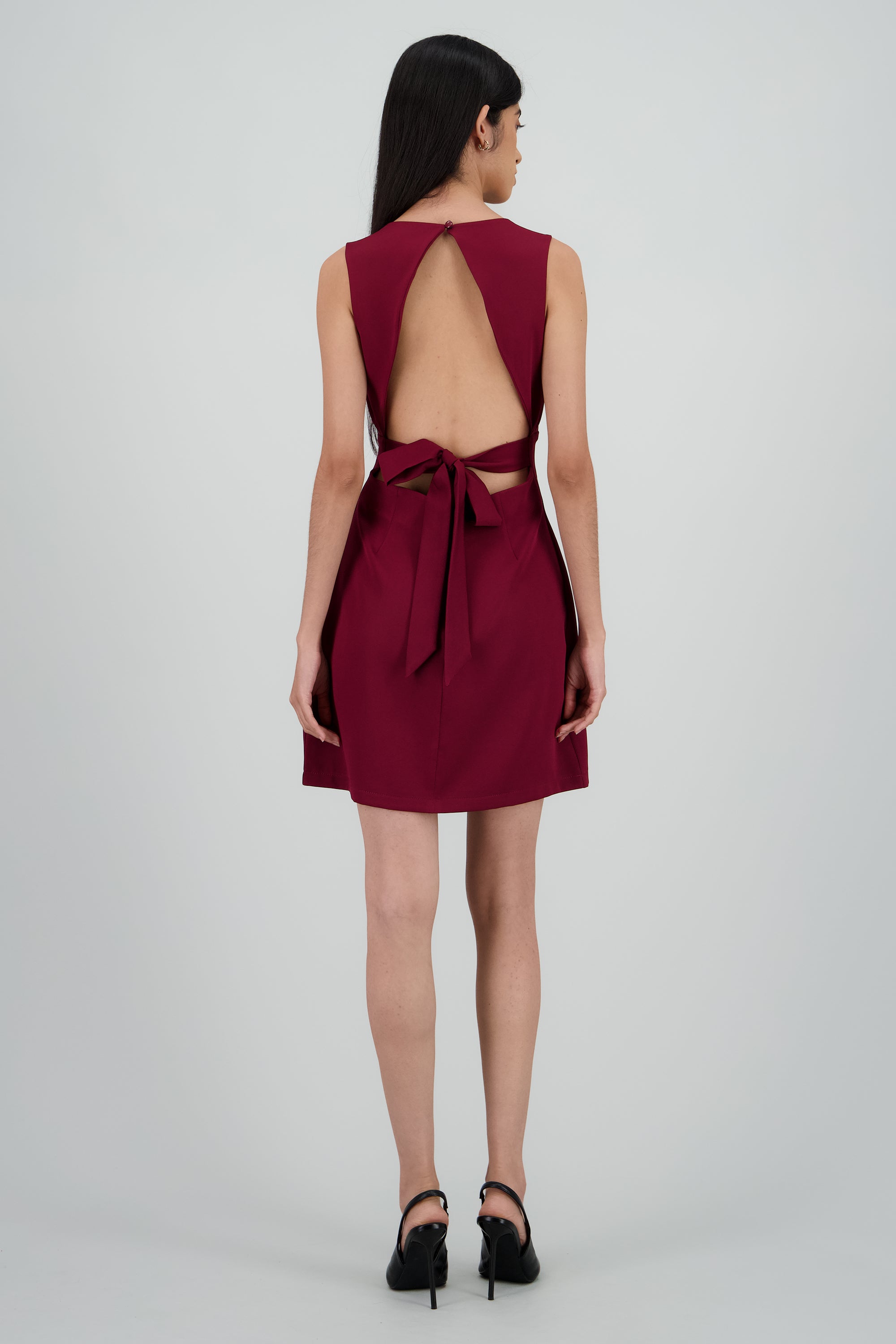 Vestido mini espalda descubierta con moño ROJO QUEMADO