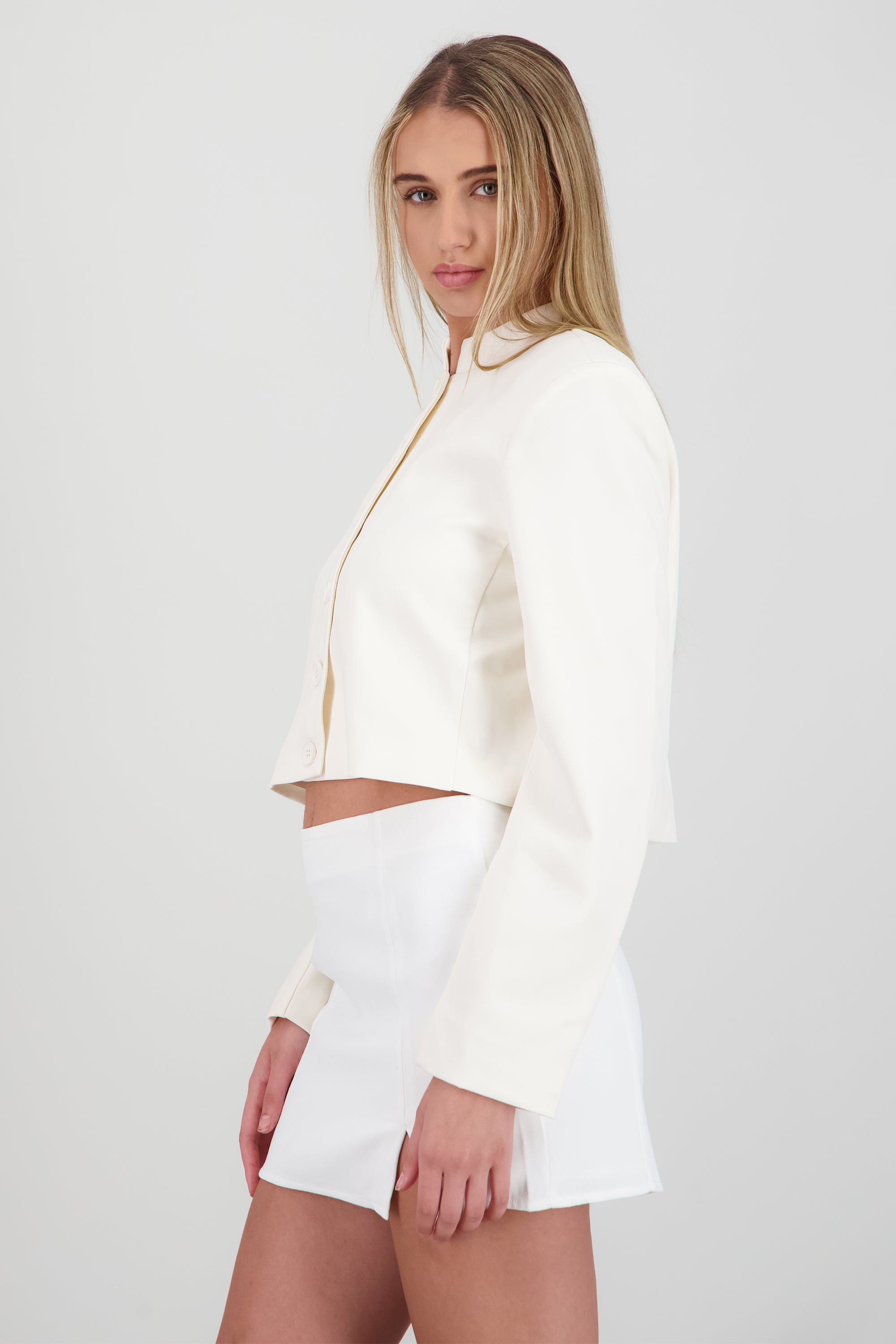 Saco crop detalle cuello BLANCO