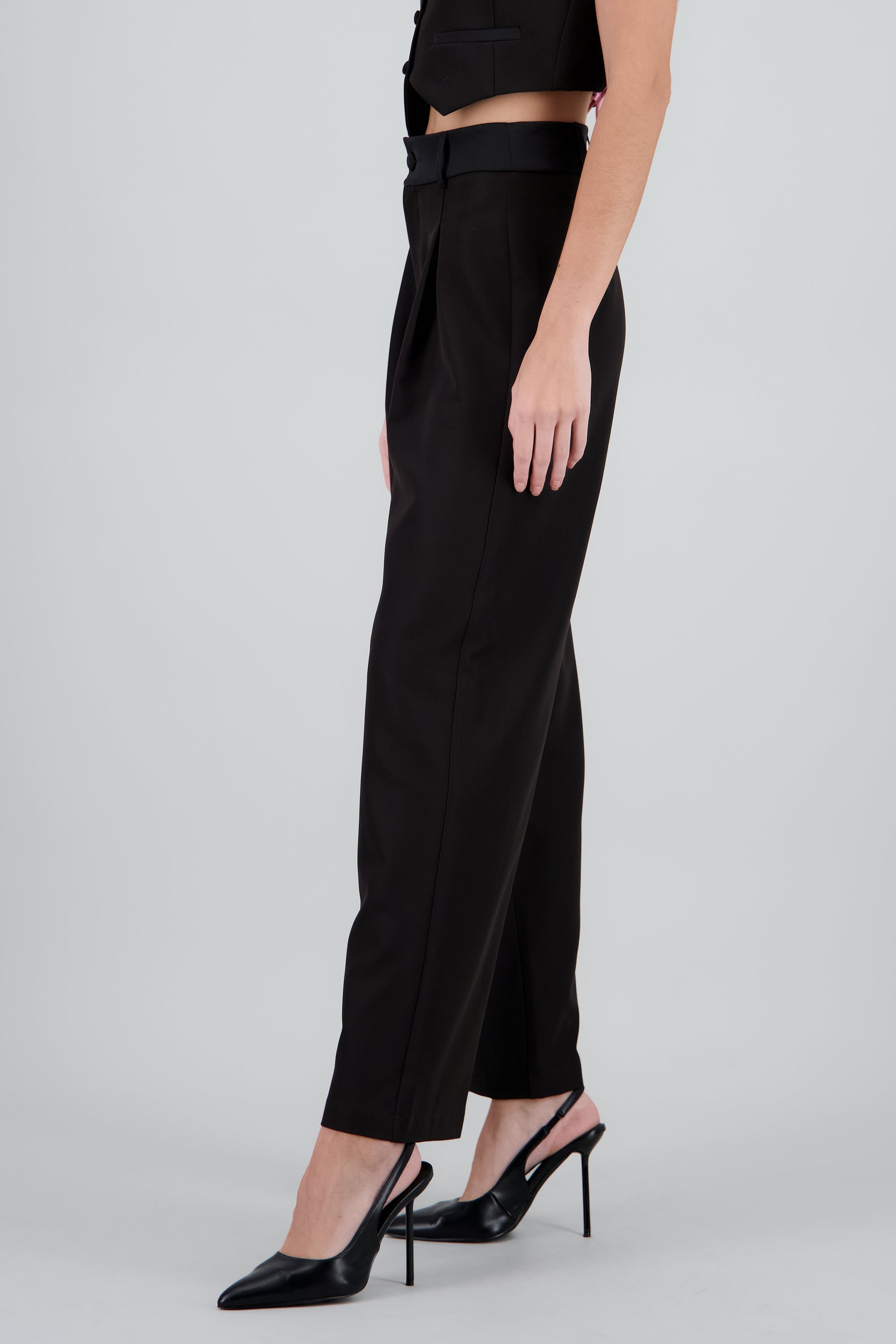 Pantalon de vestir con detalles satinados NEGRO