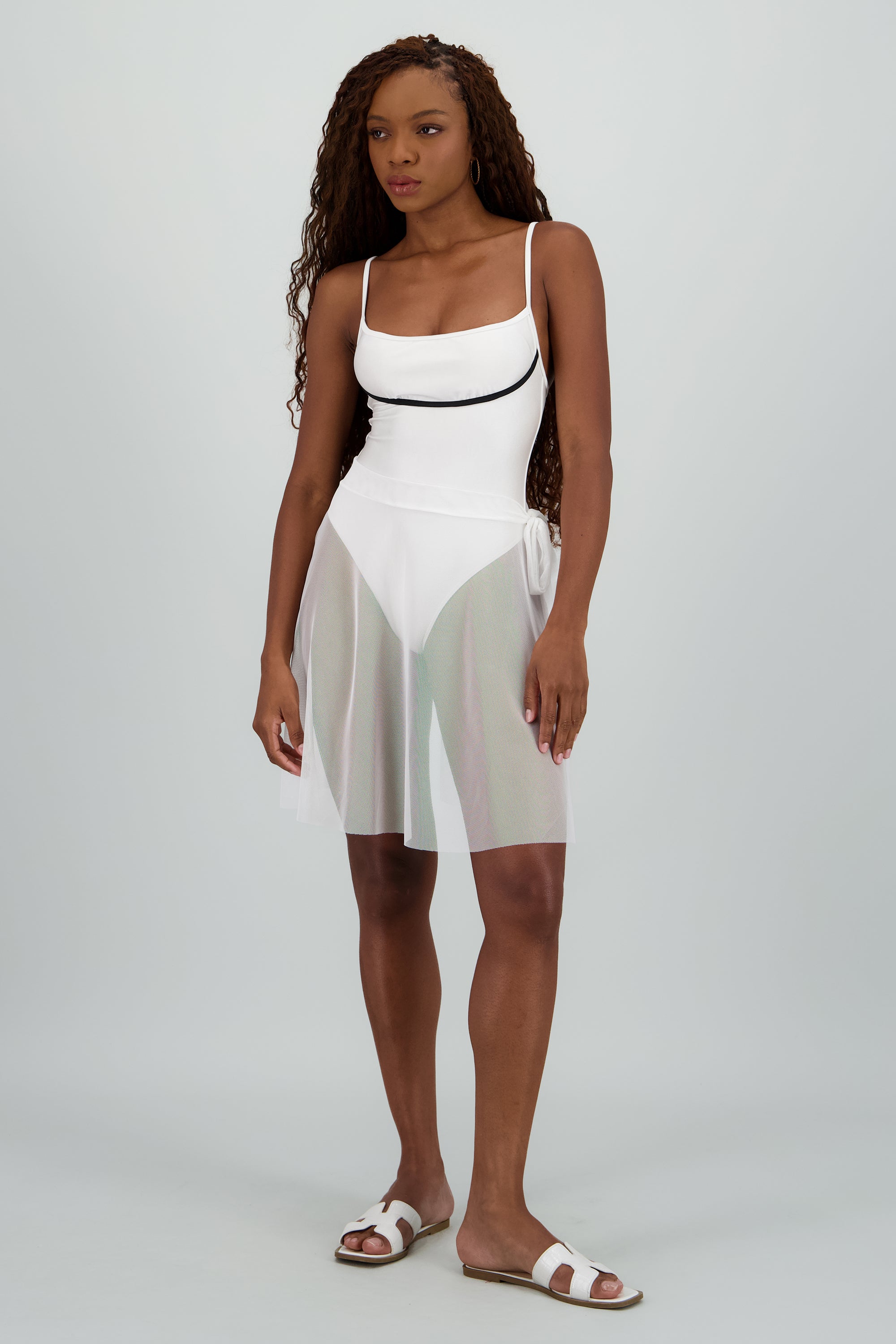 Traje de baño contraste con pareo BLANCO COMBO