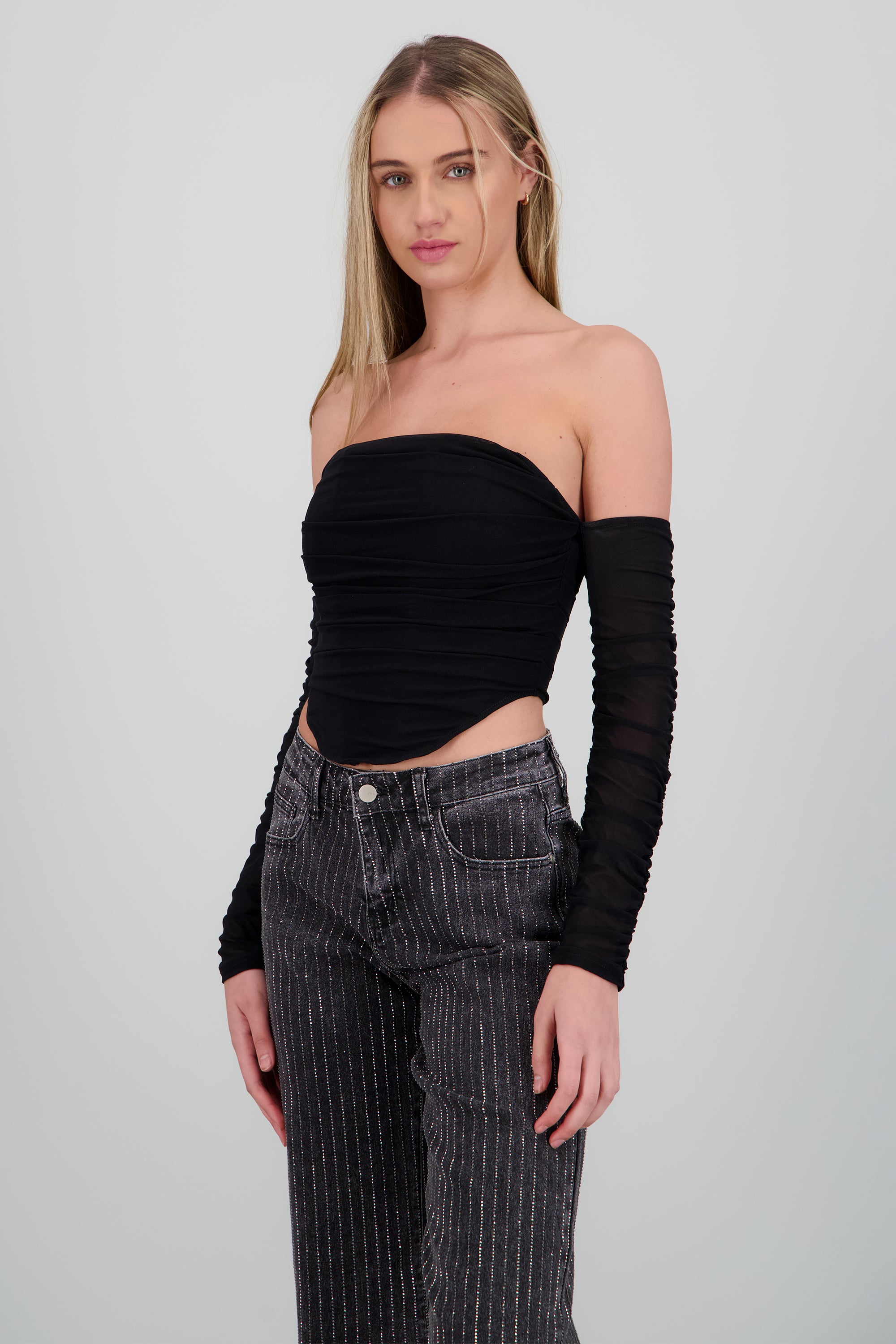 Top bandeau con mangas fruncido NEGRO