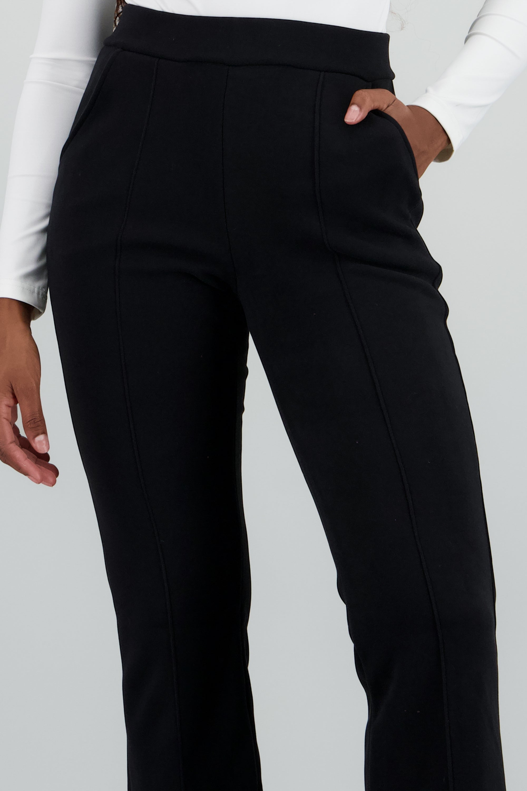 Pantalon liso con fleece NEGRO