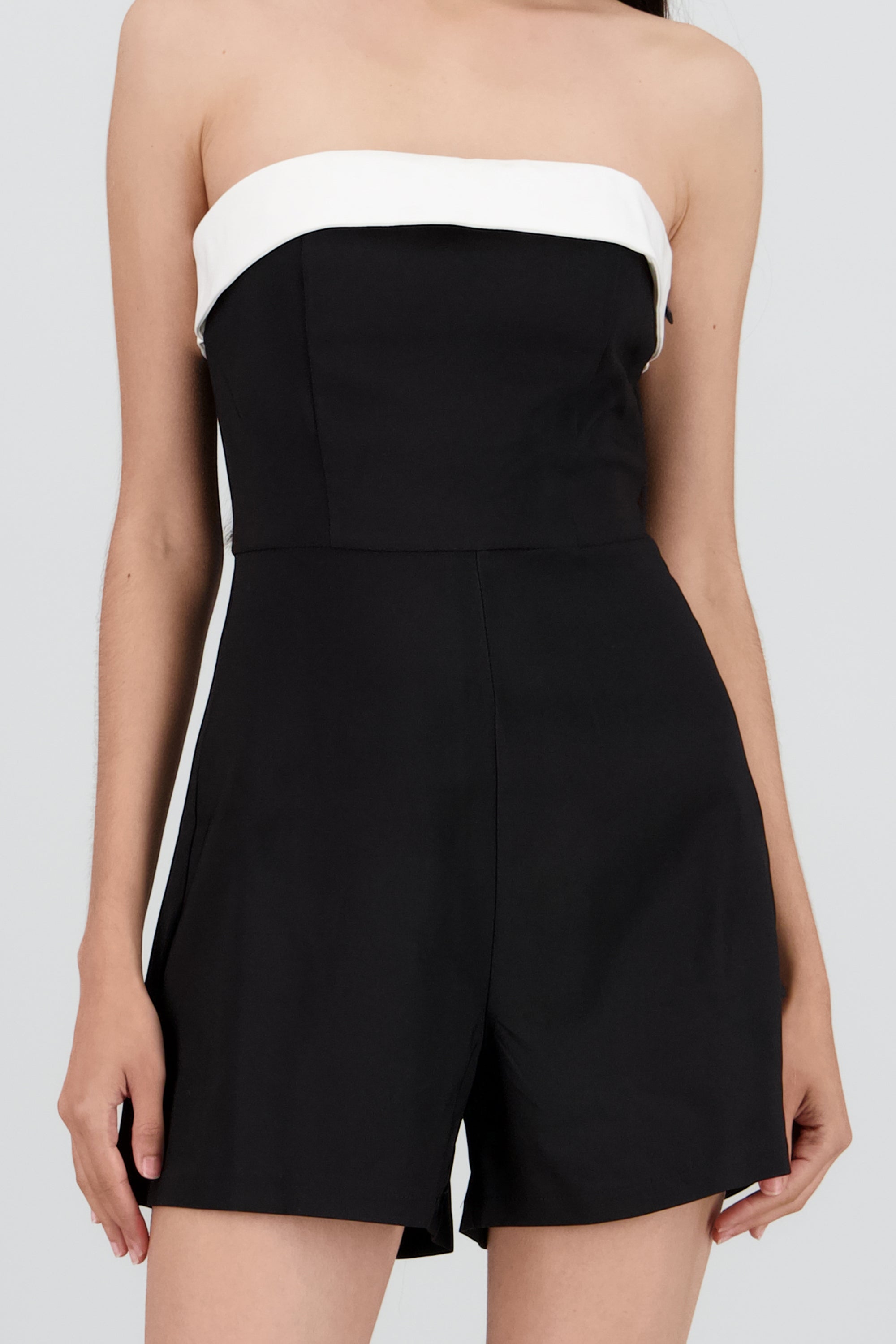Romper strapless detalle contraste NEGRO COMBO