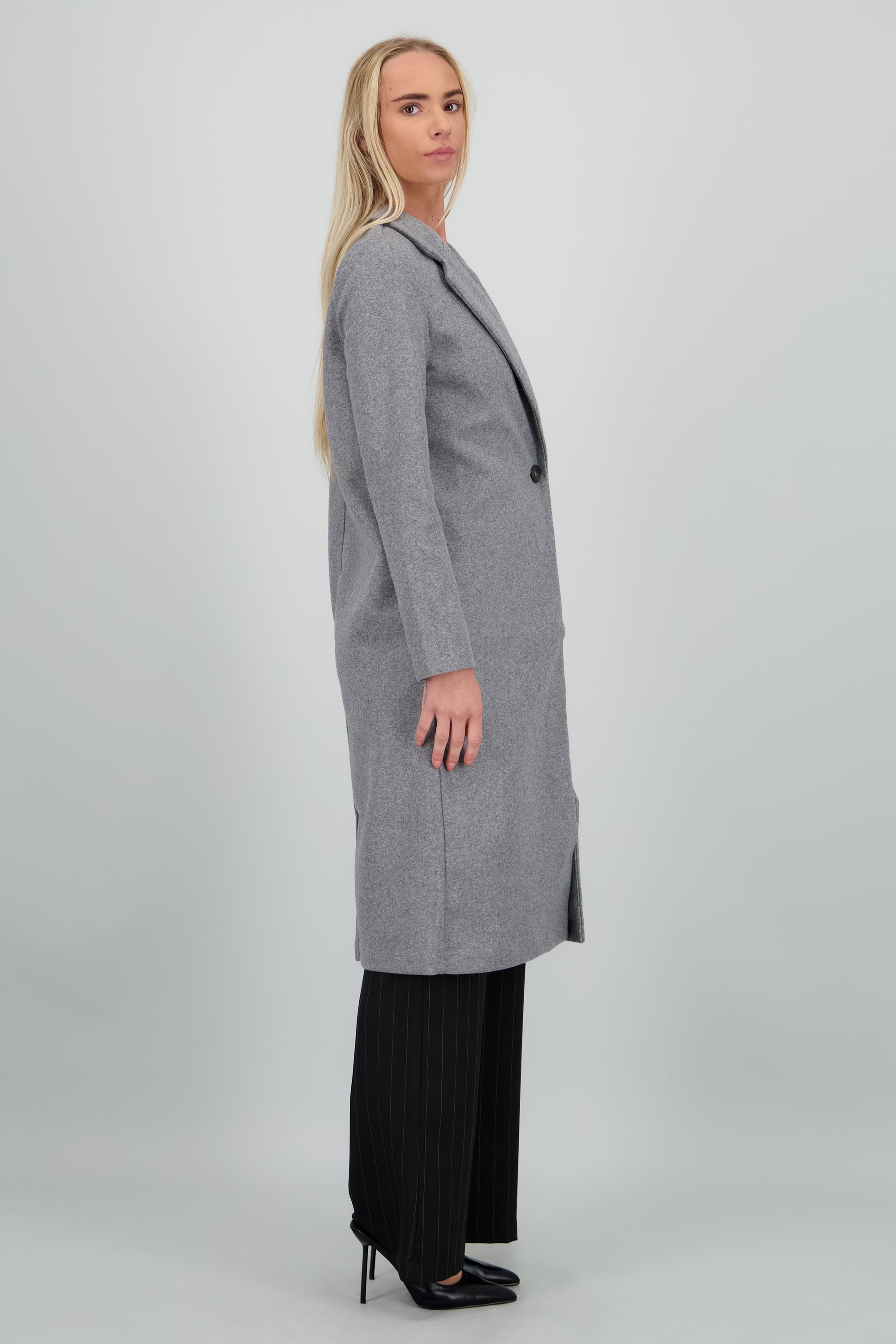 Abrigo largo boton GRIS