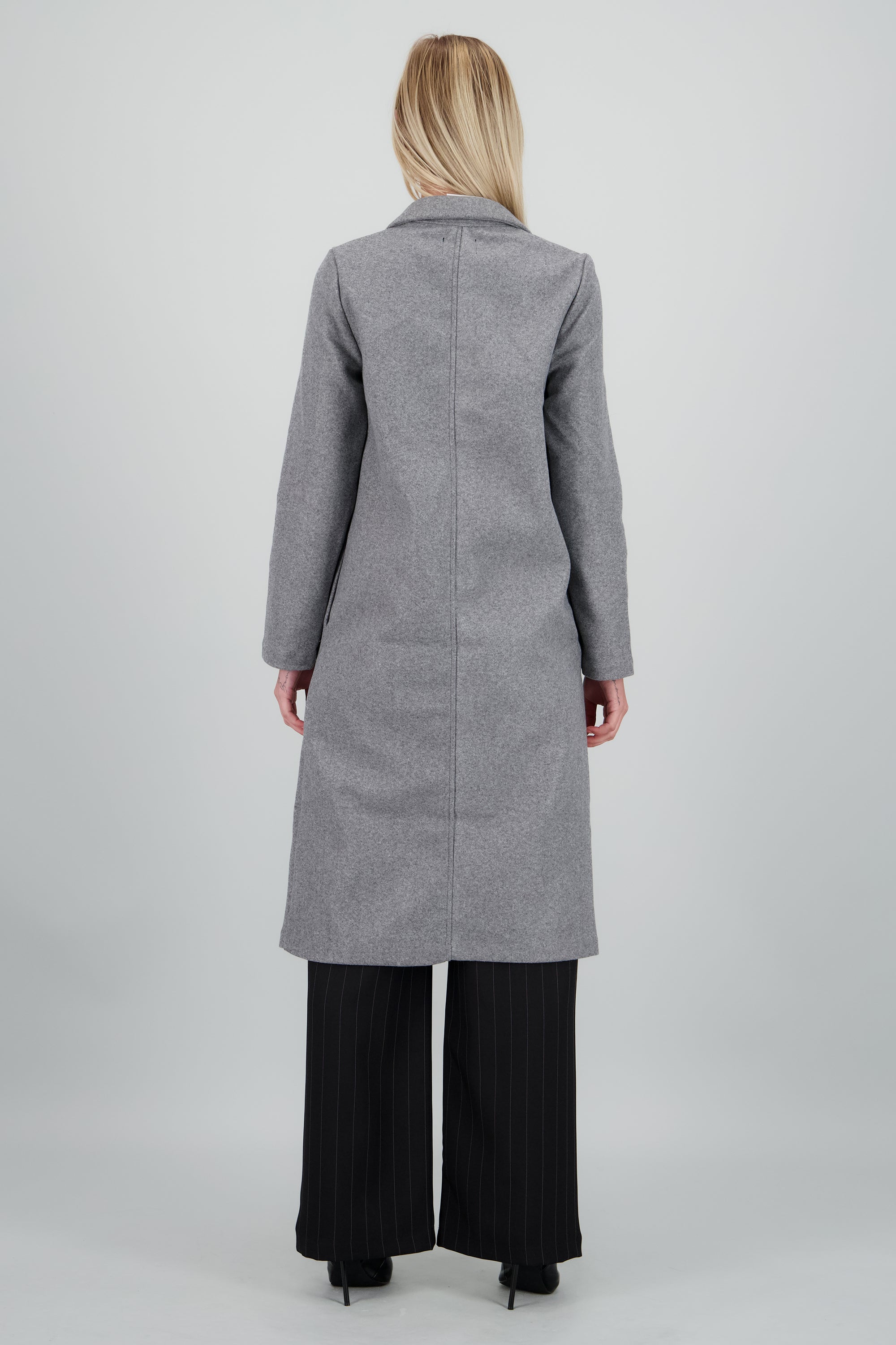 Abrigo largo boton GRIS