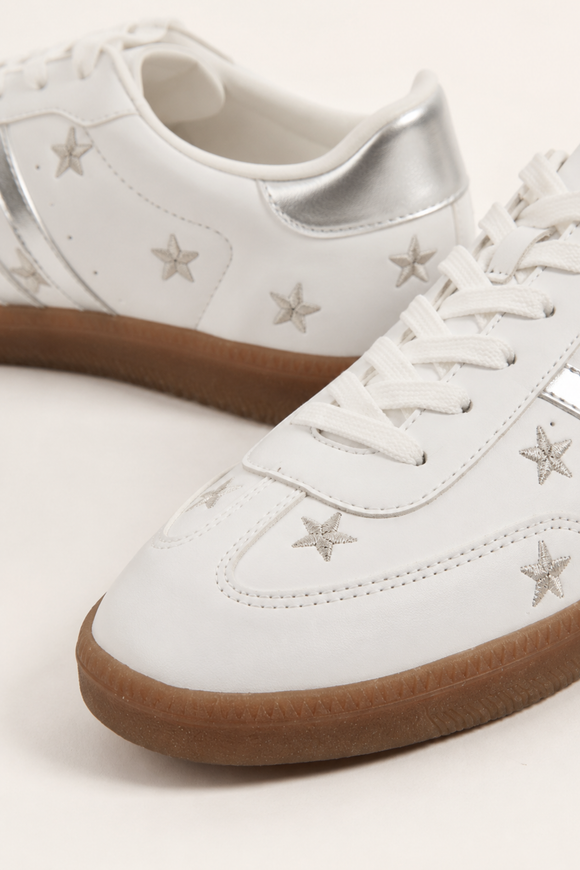 Tenis dos lineas estrellas