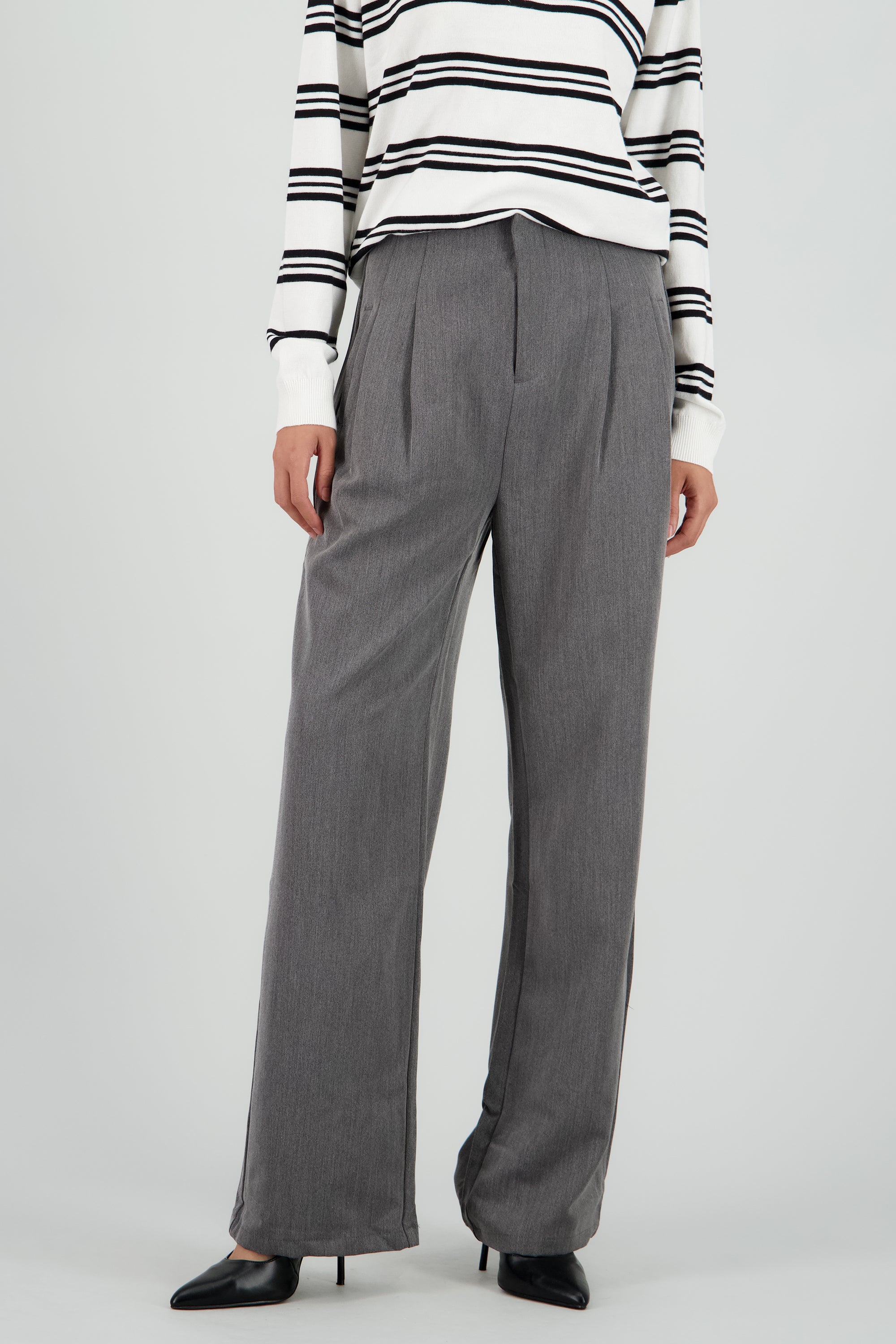 Pantalon sastreado pinzas GRIS
