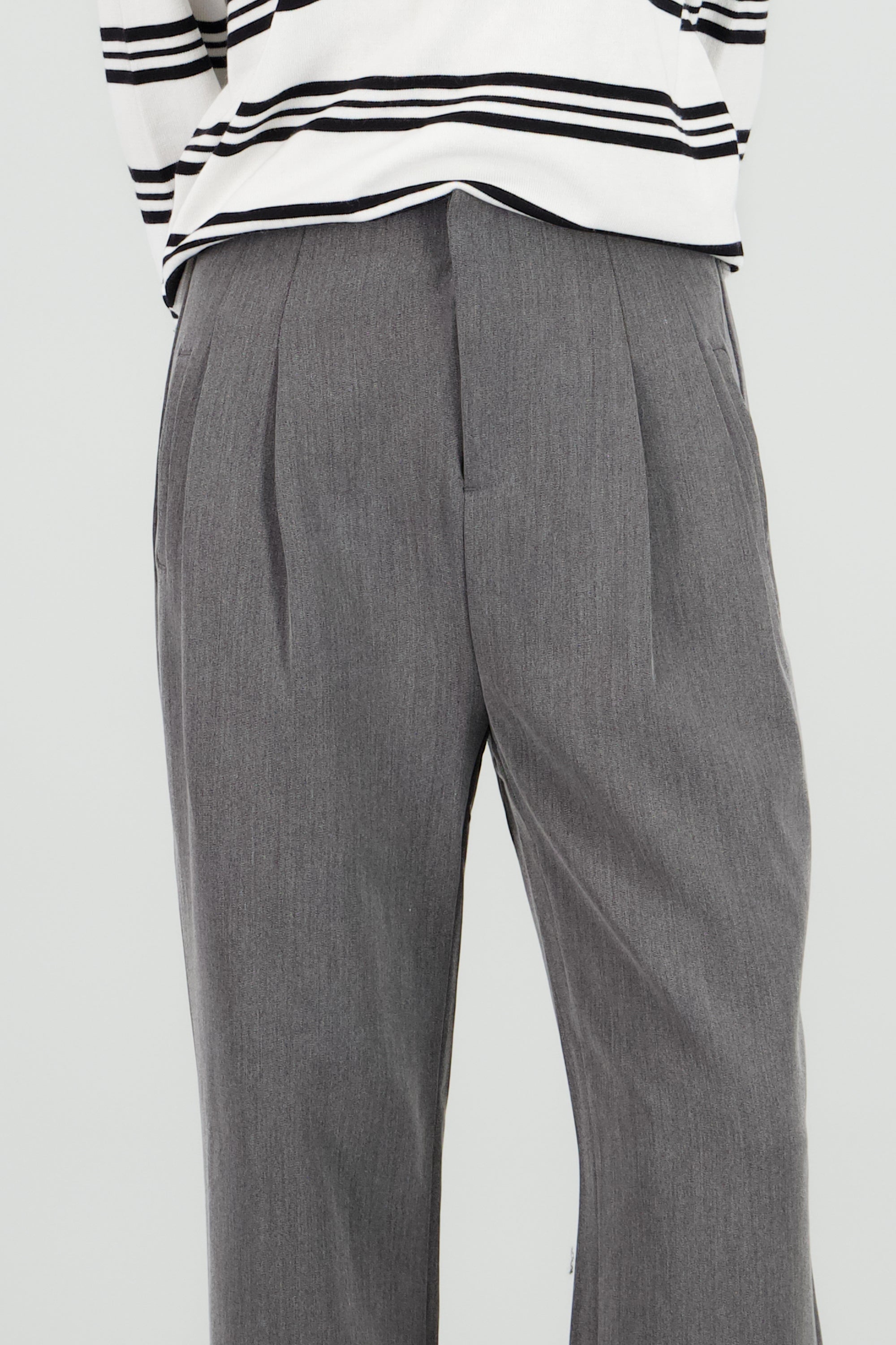 Pantalon sastreado pinzas GRIS