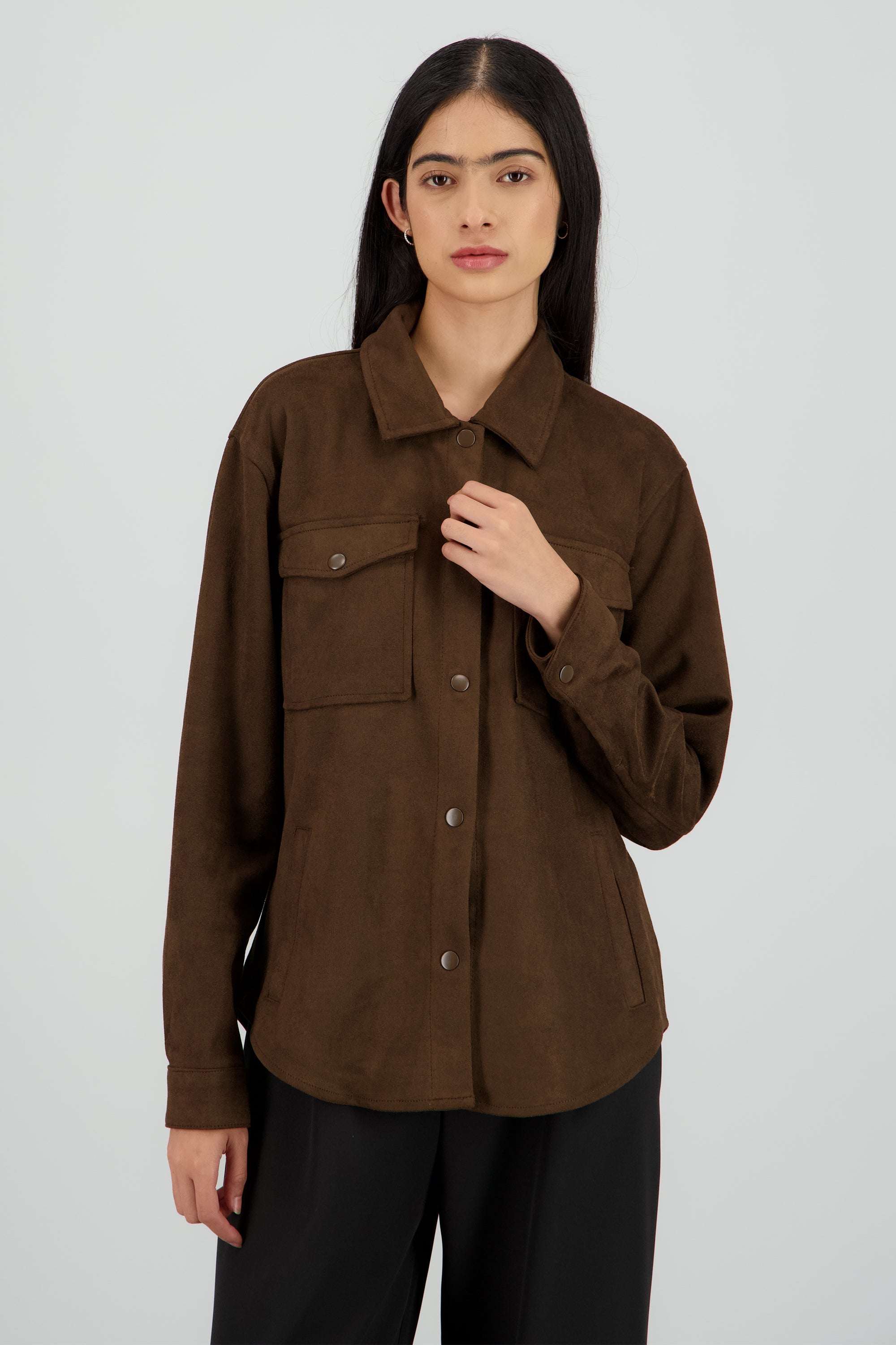 Chamarra suade detalle bolsas CAFE