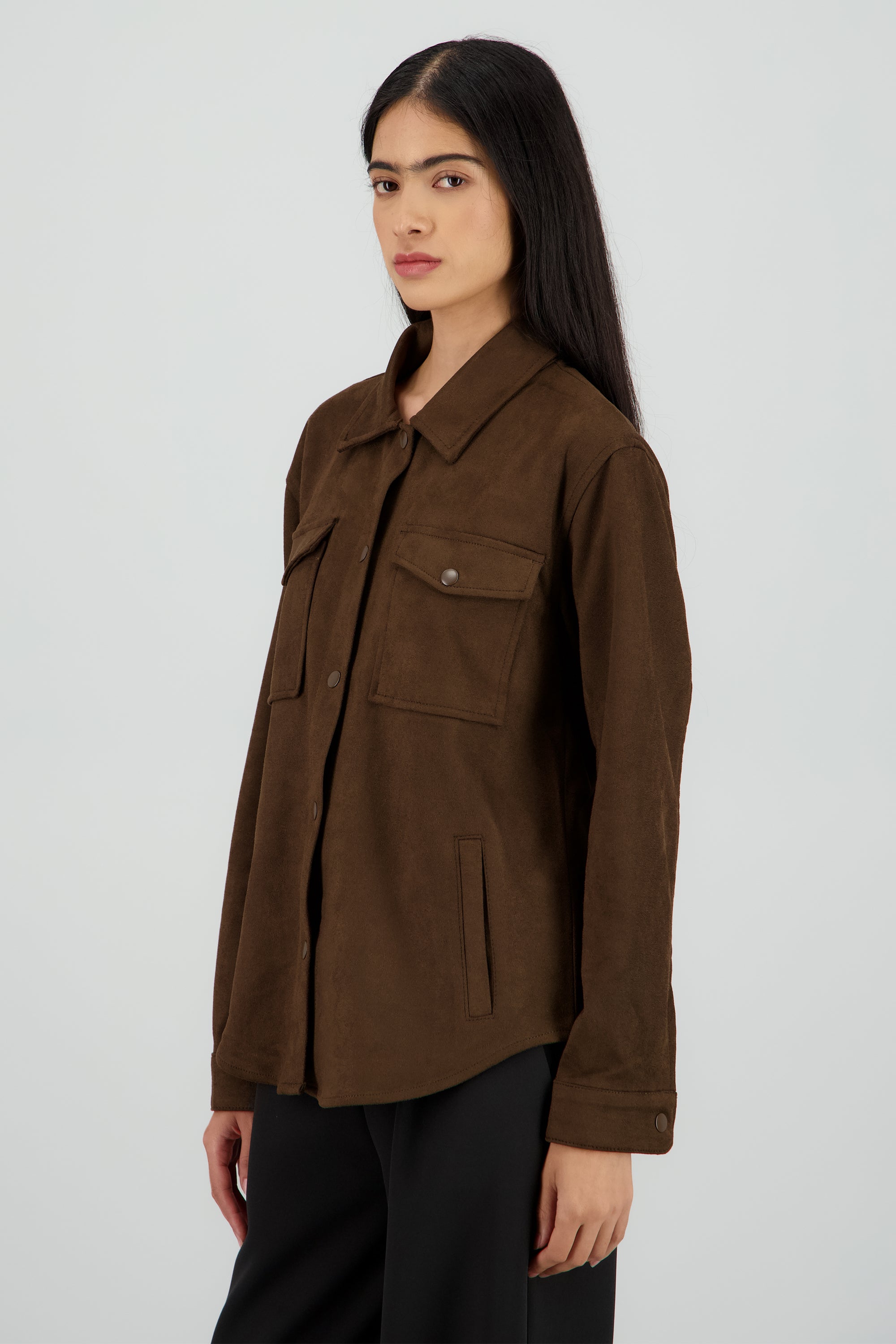 Chamarra suade detalle bolsas CAFE