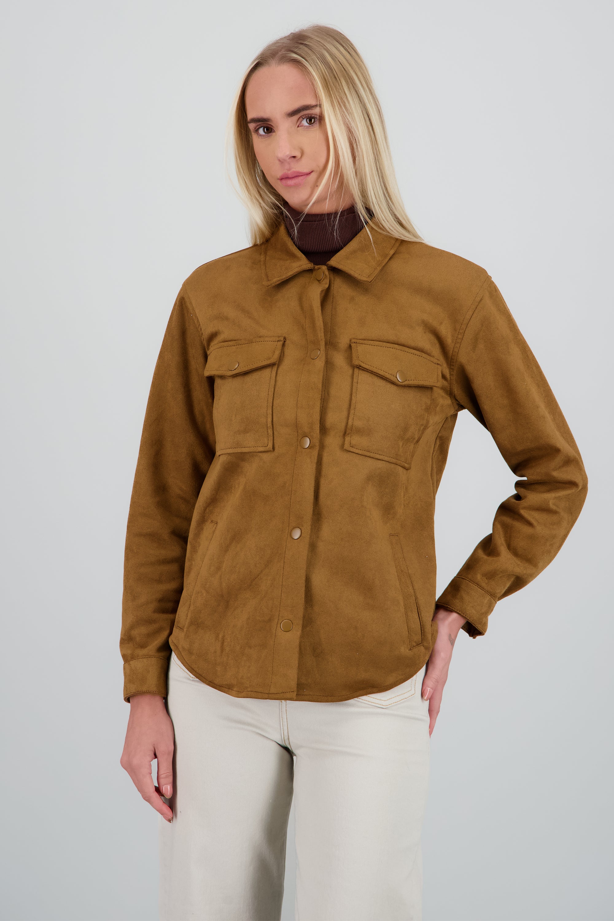 Chamarra suade detalle bolsas CAMELLO