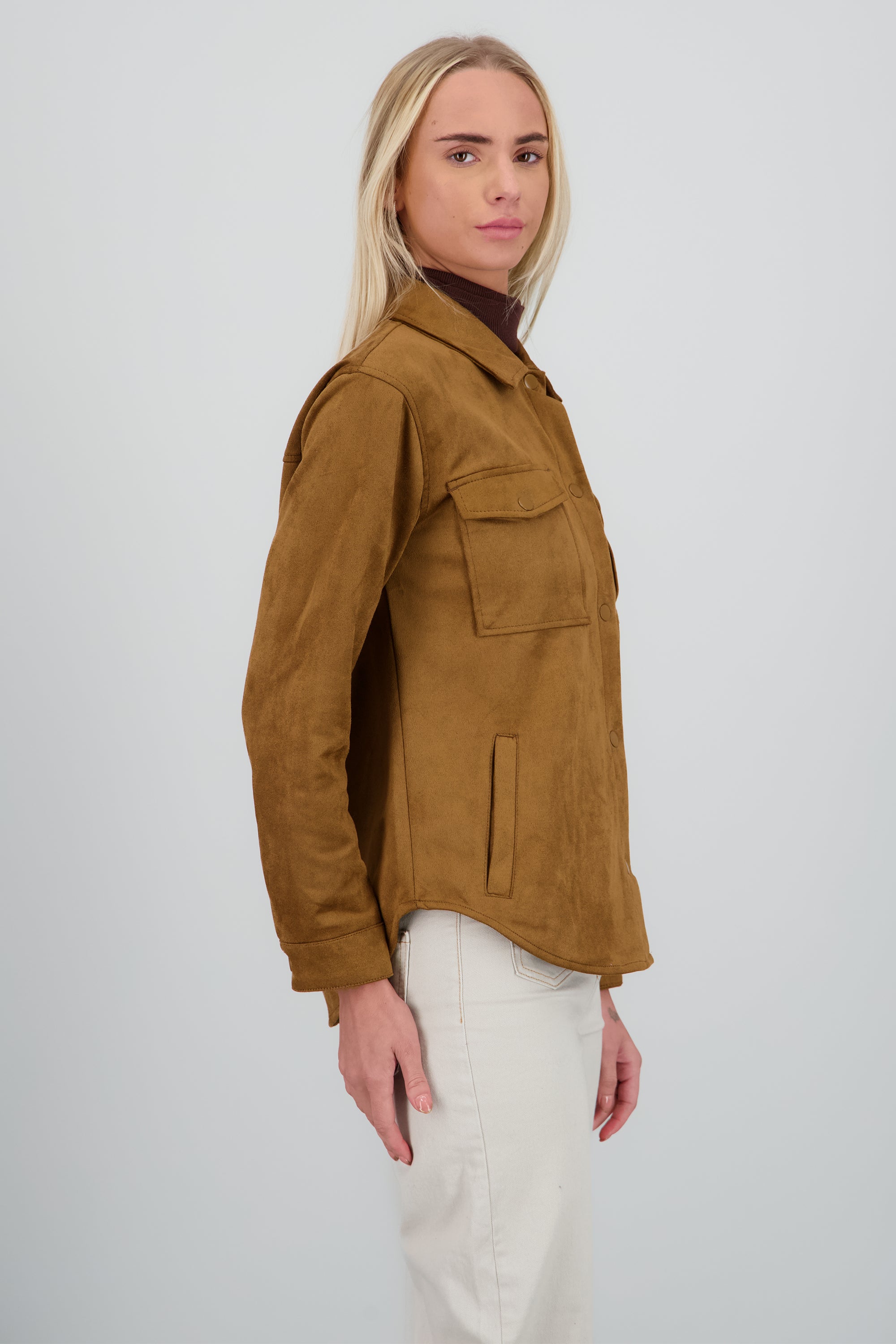 Chamarra suade detalle bolsas CAMELLO