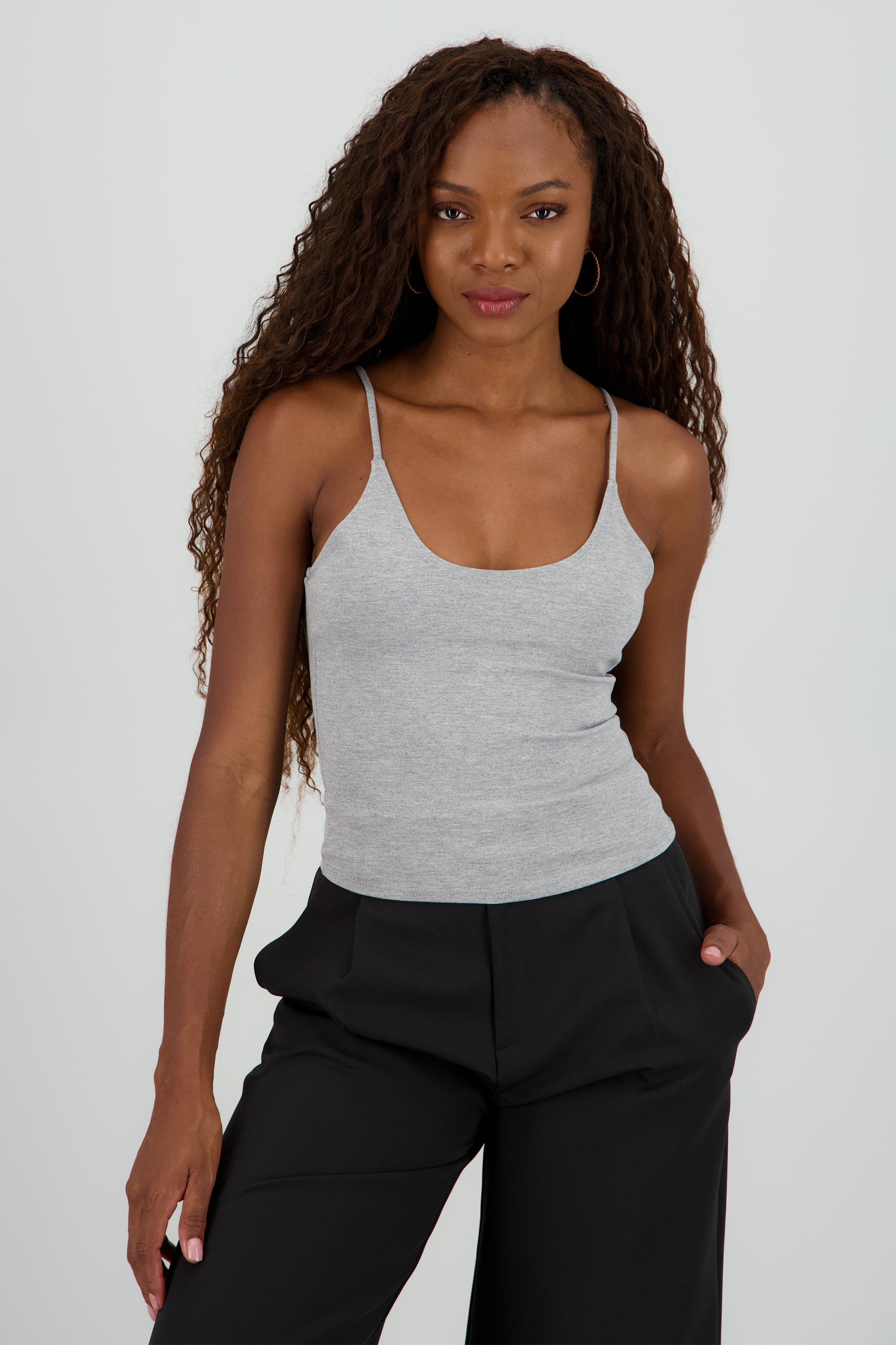 Top basico sin mangas GRIS