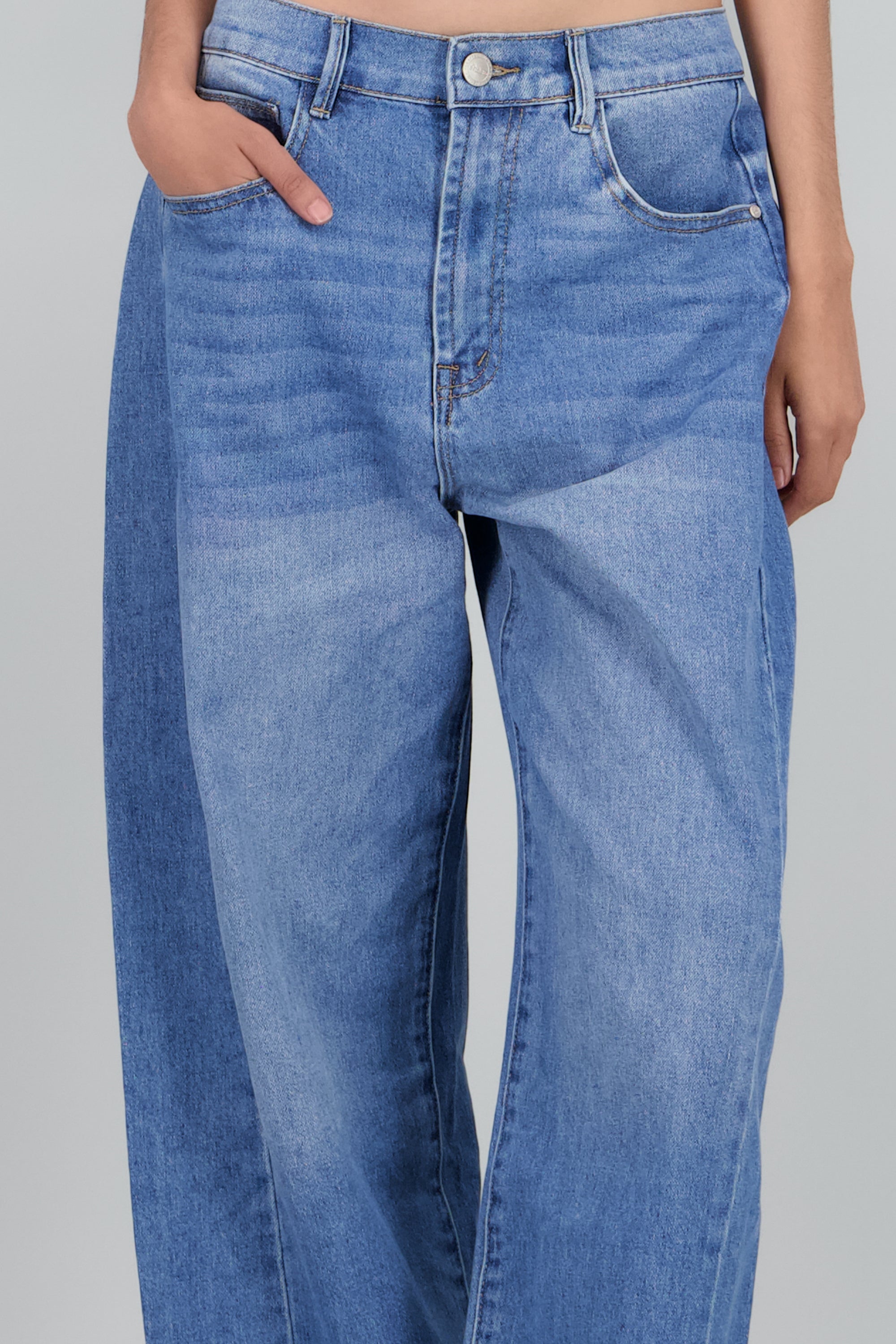 Jeans barrel MEDIUM WASH