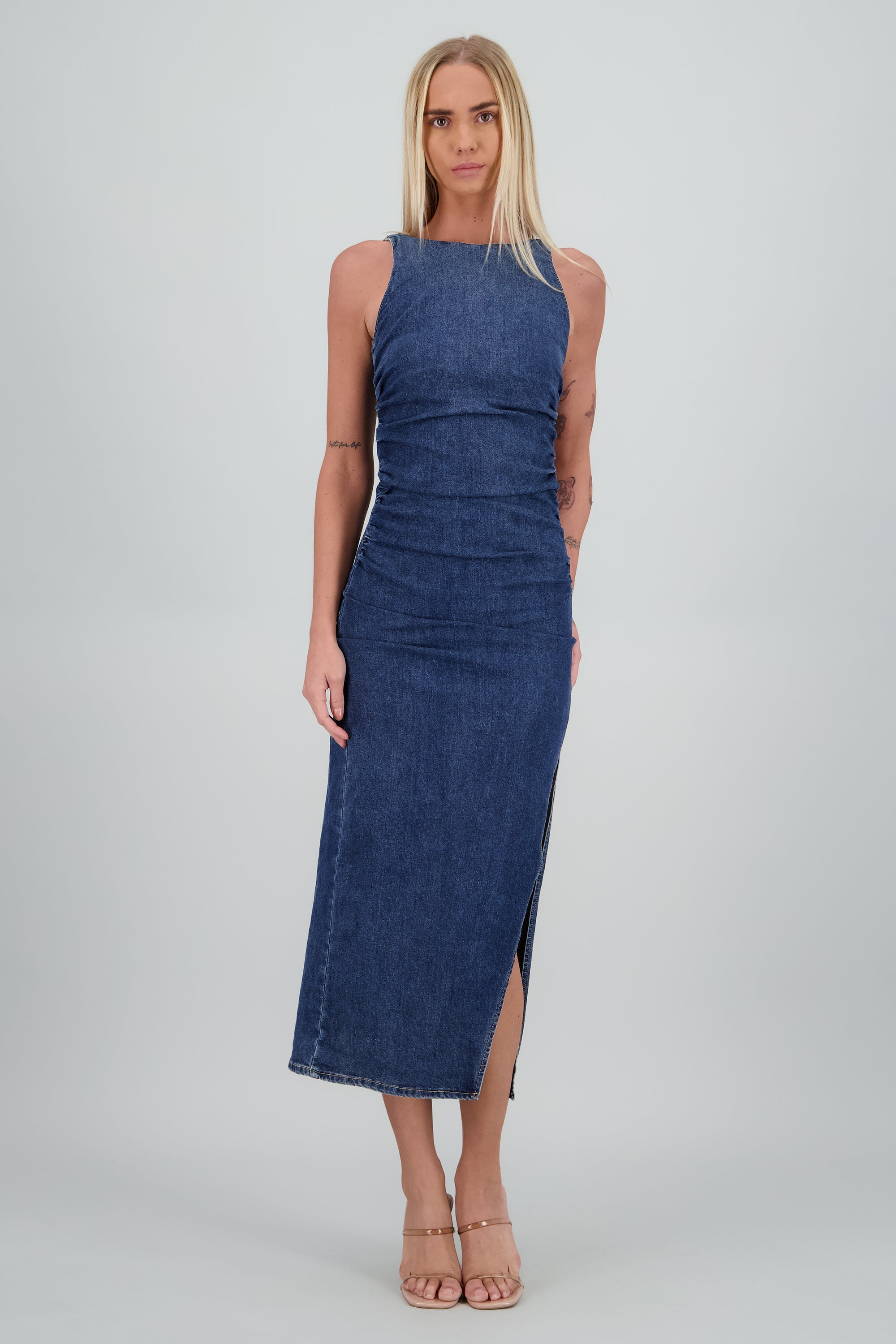Vestido detalle en cintura de denim MEDIUM WASH