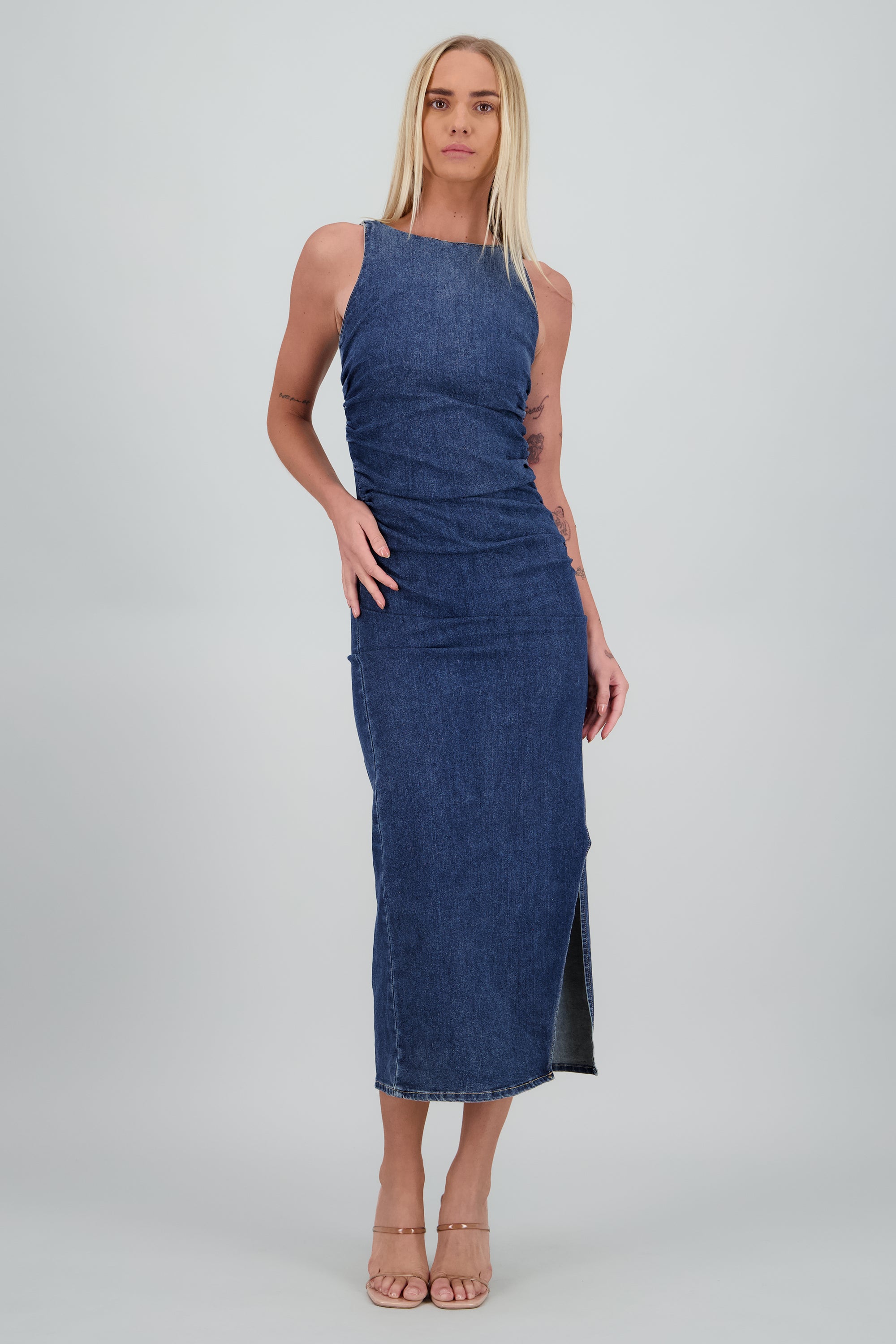 Vestido detalle en cintura de denim MEDIUM WASH