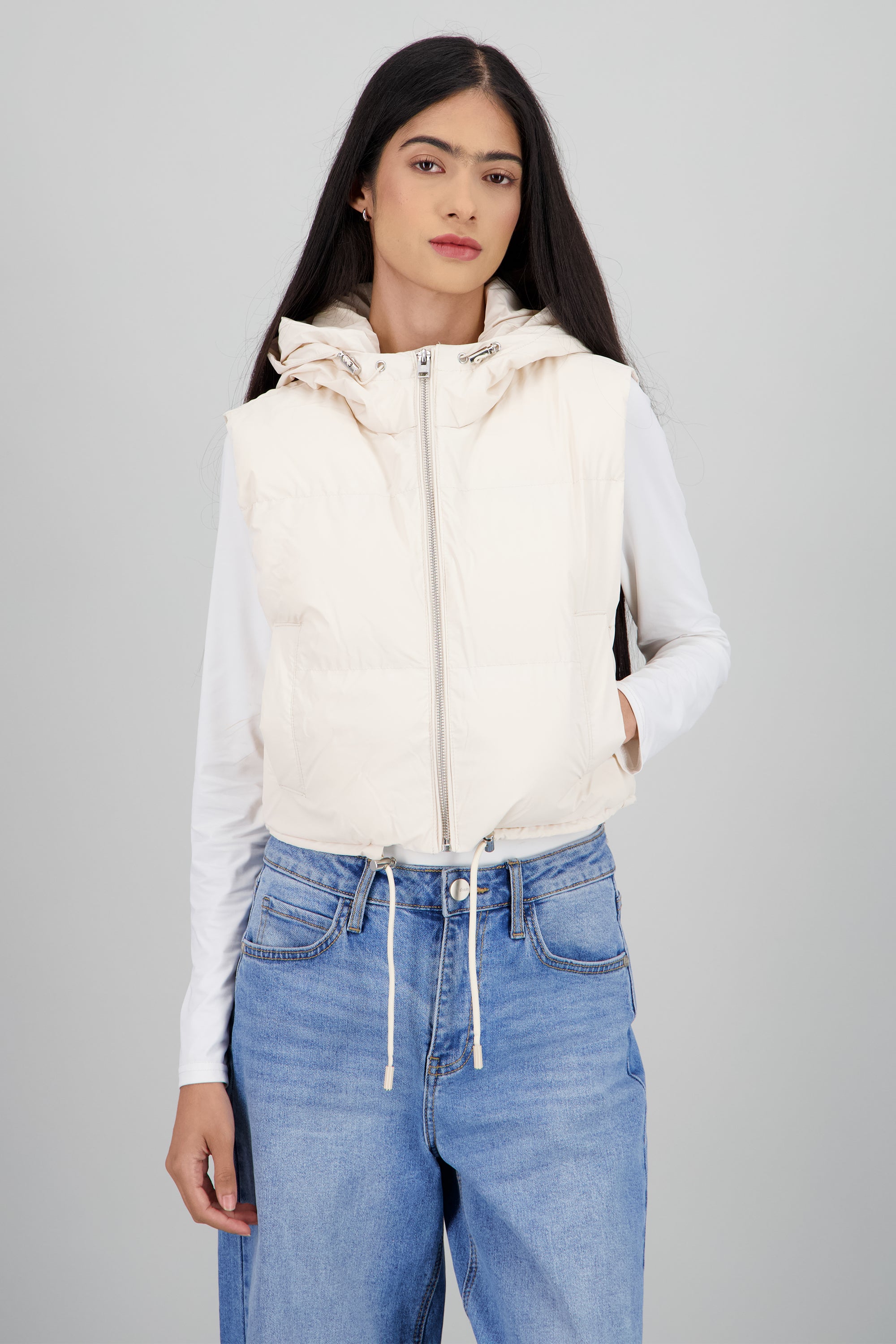 Chaleco capitonado con gorro HUESO