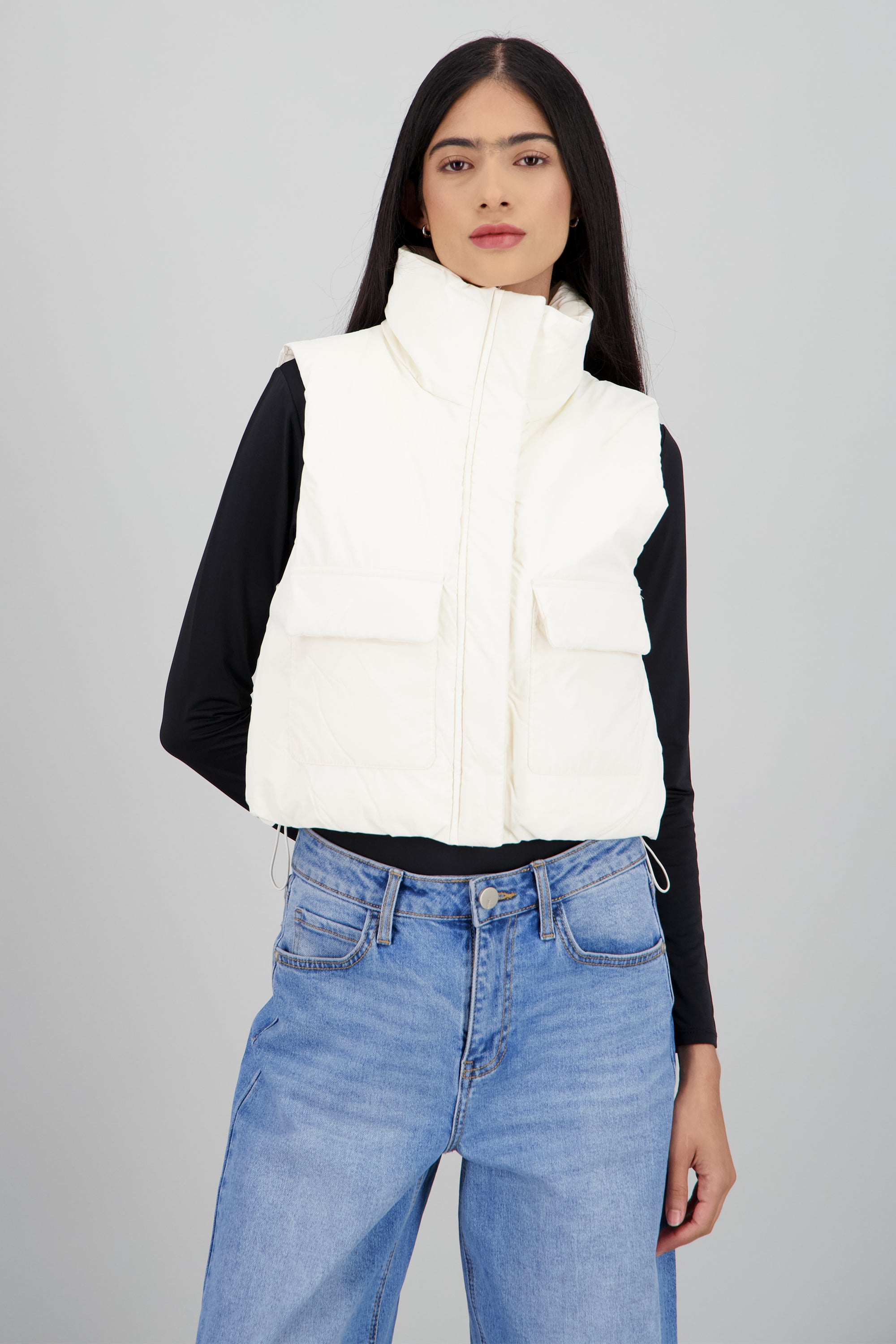 Chaleco capitonado detalle bolsas CREMA