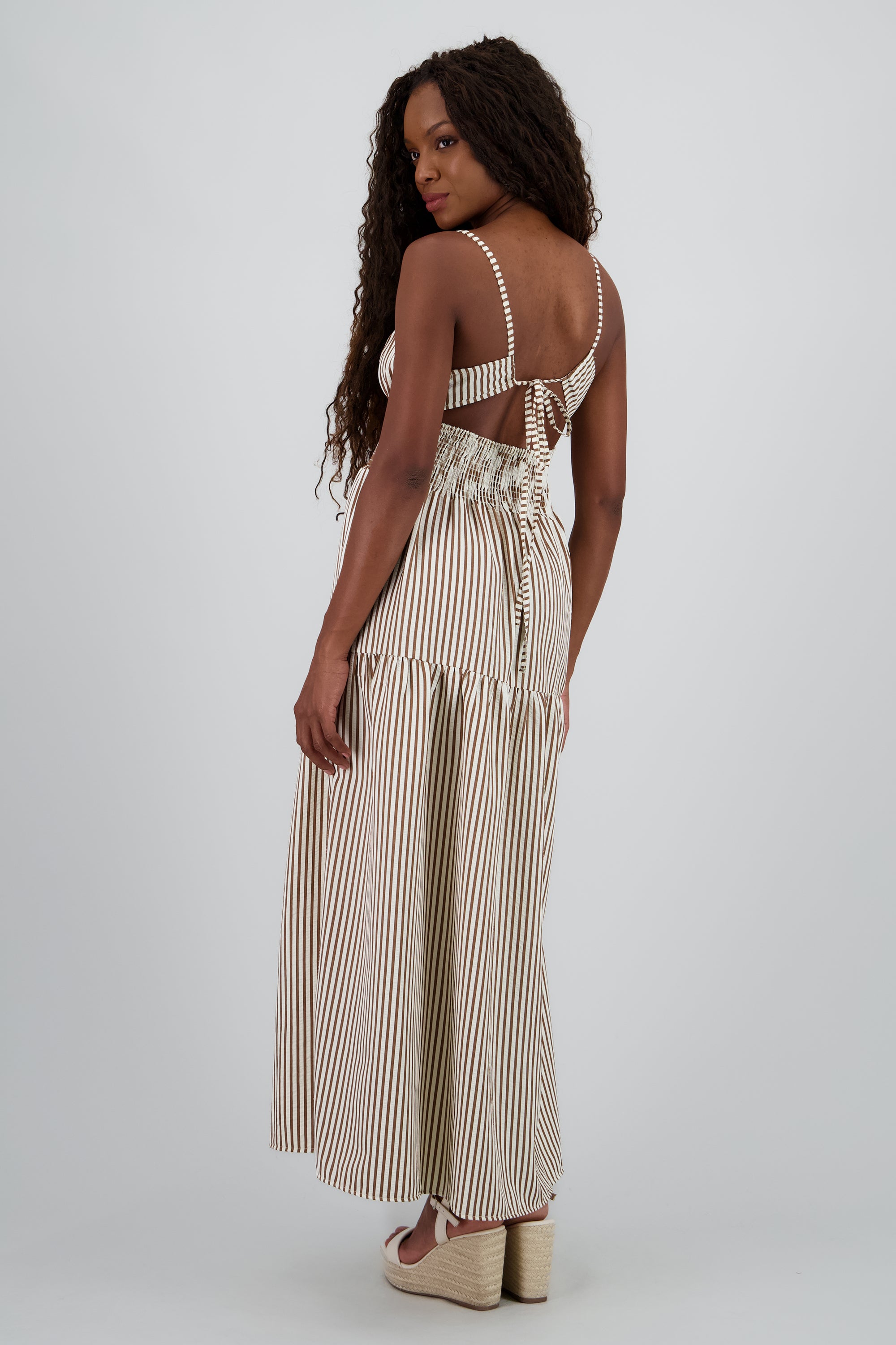 Vestido maxi lineas escote espalda HUESO COMBO