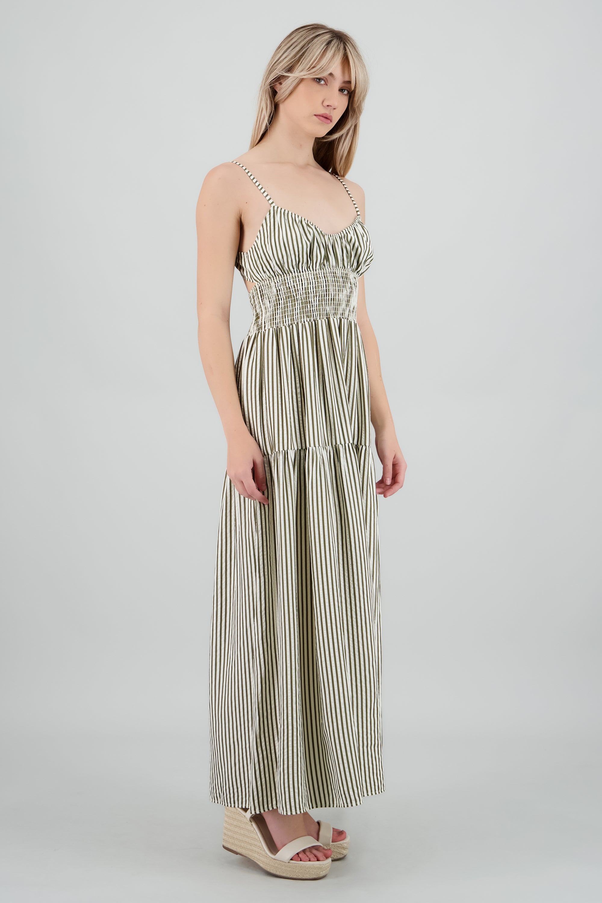 Vestido maxi lineas escote espalda OLIVO